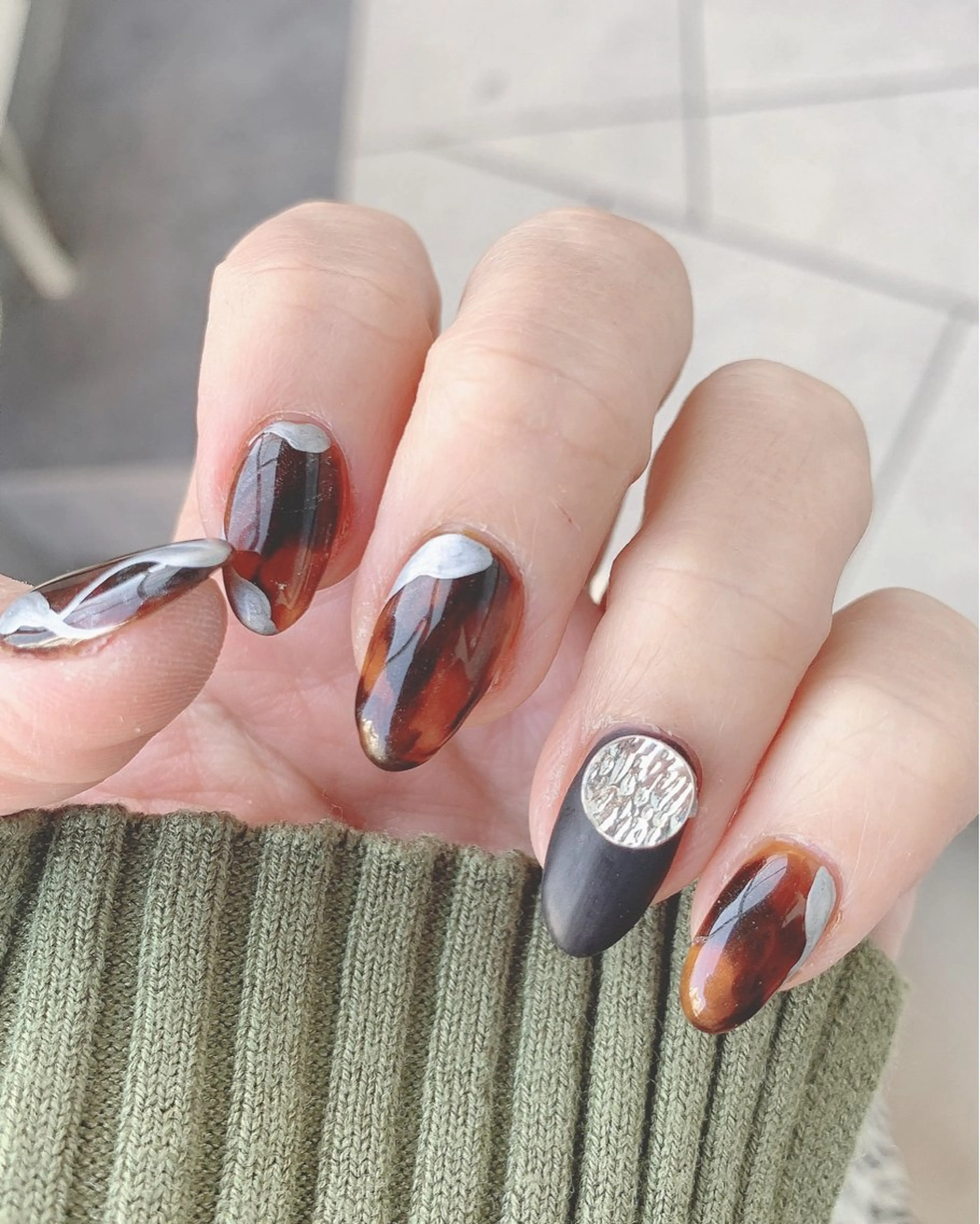 ネイル べっ甲ネイル takamin._.nail所属・t. takamiのネイルデザイン