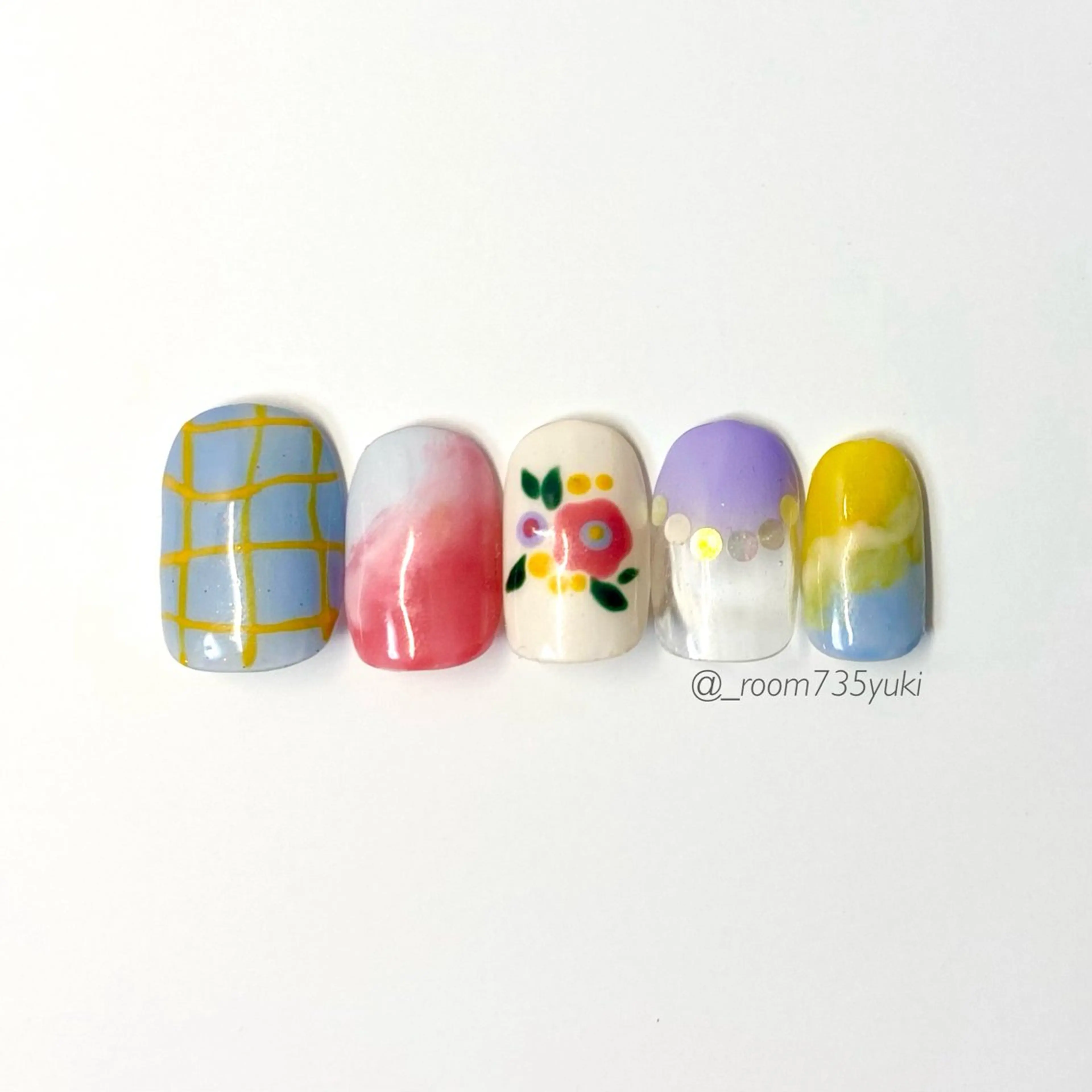 レトロポップアート🍎（オフあり）の写真