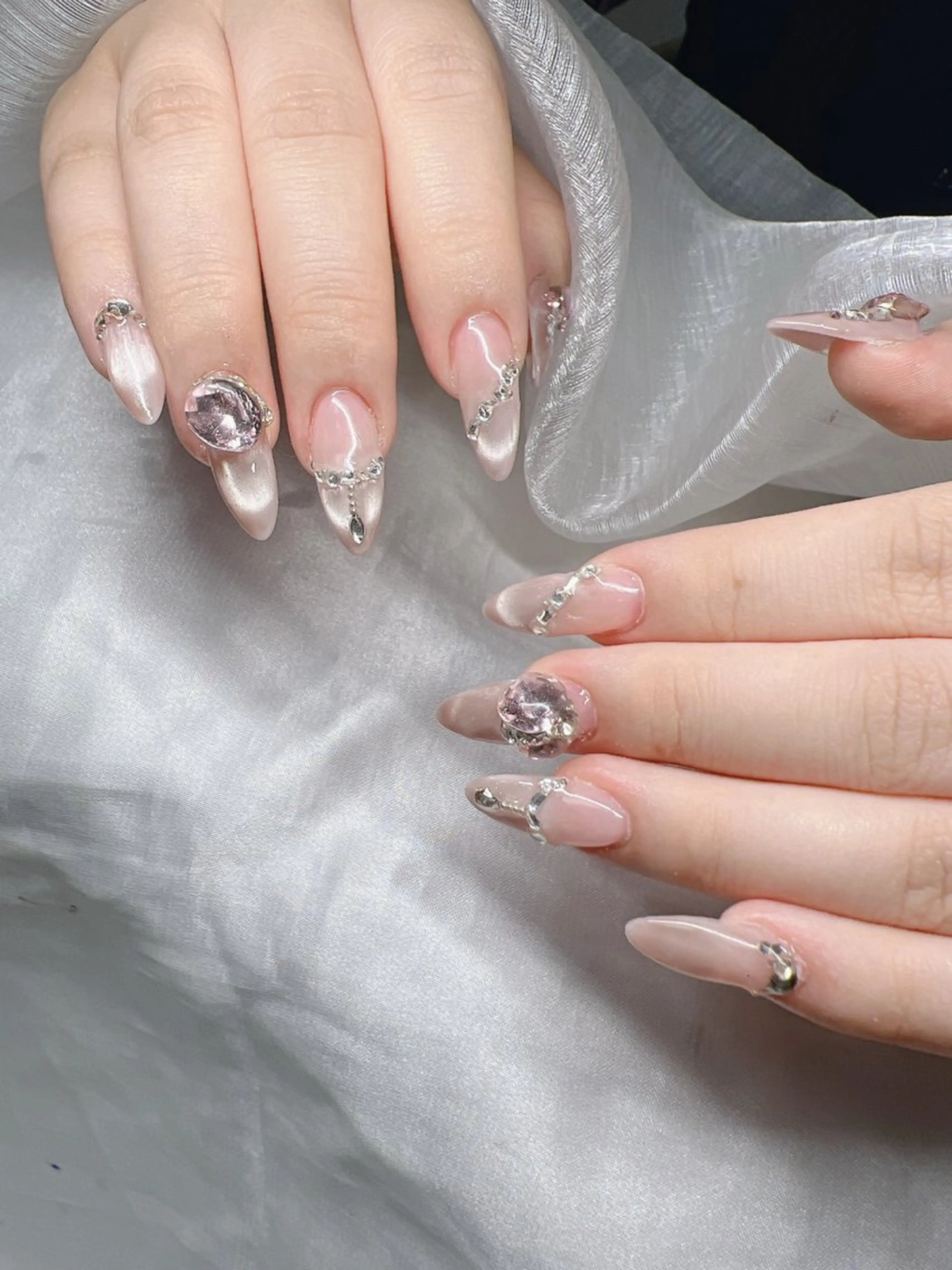ネイル 長さ出し グラデーション 卒業式 キラキラネイル マグネットネイル ハンドネイル Lee Nailsのネイルデザイン