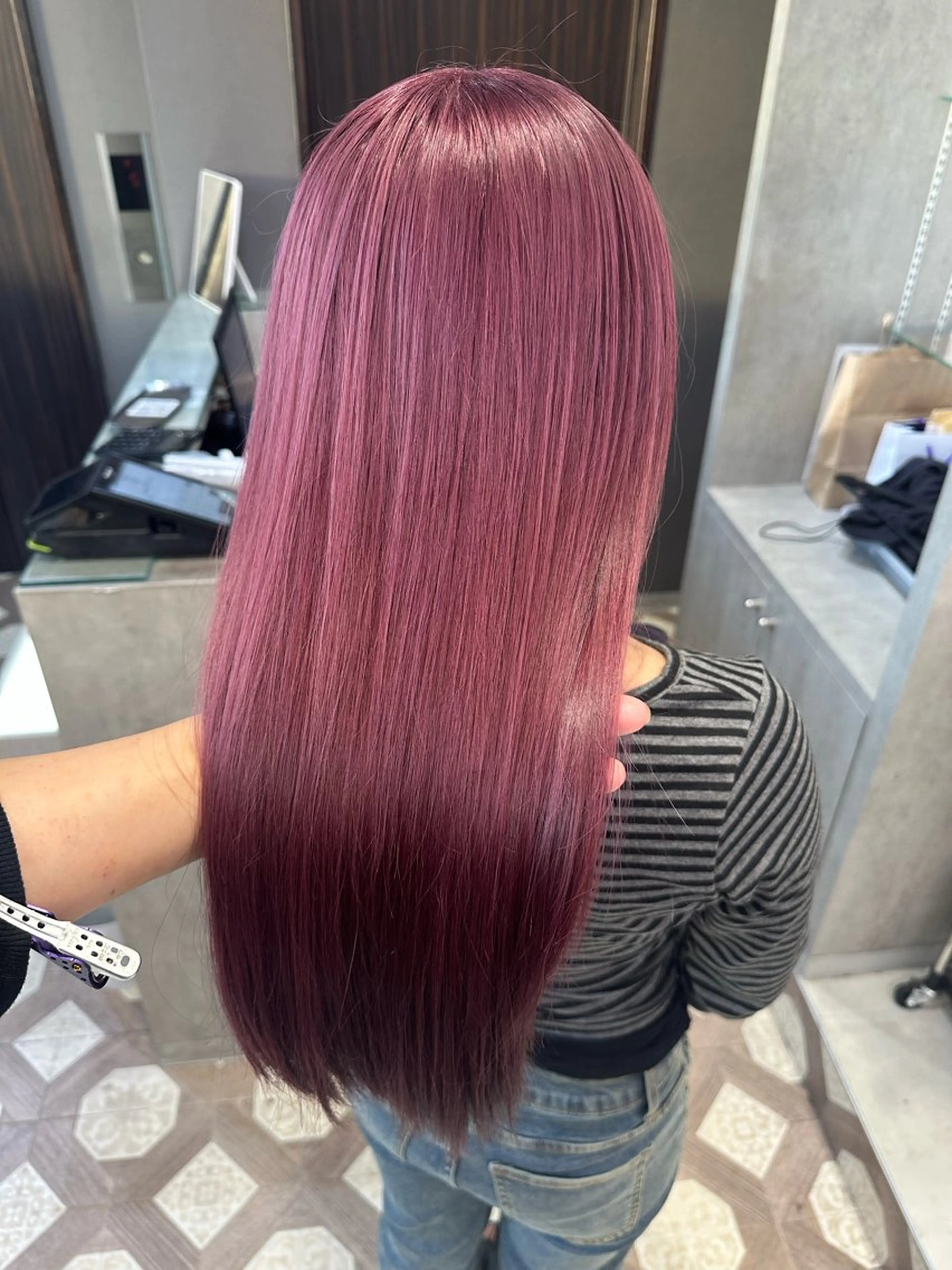 ロング カラー ベージュカラー ブリーチ ブラウンカラー 透明感カラー ピンクカラー ヘアカラー AYAKASA 暖色カラー/レイヤーのヘアスタイル