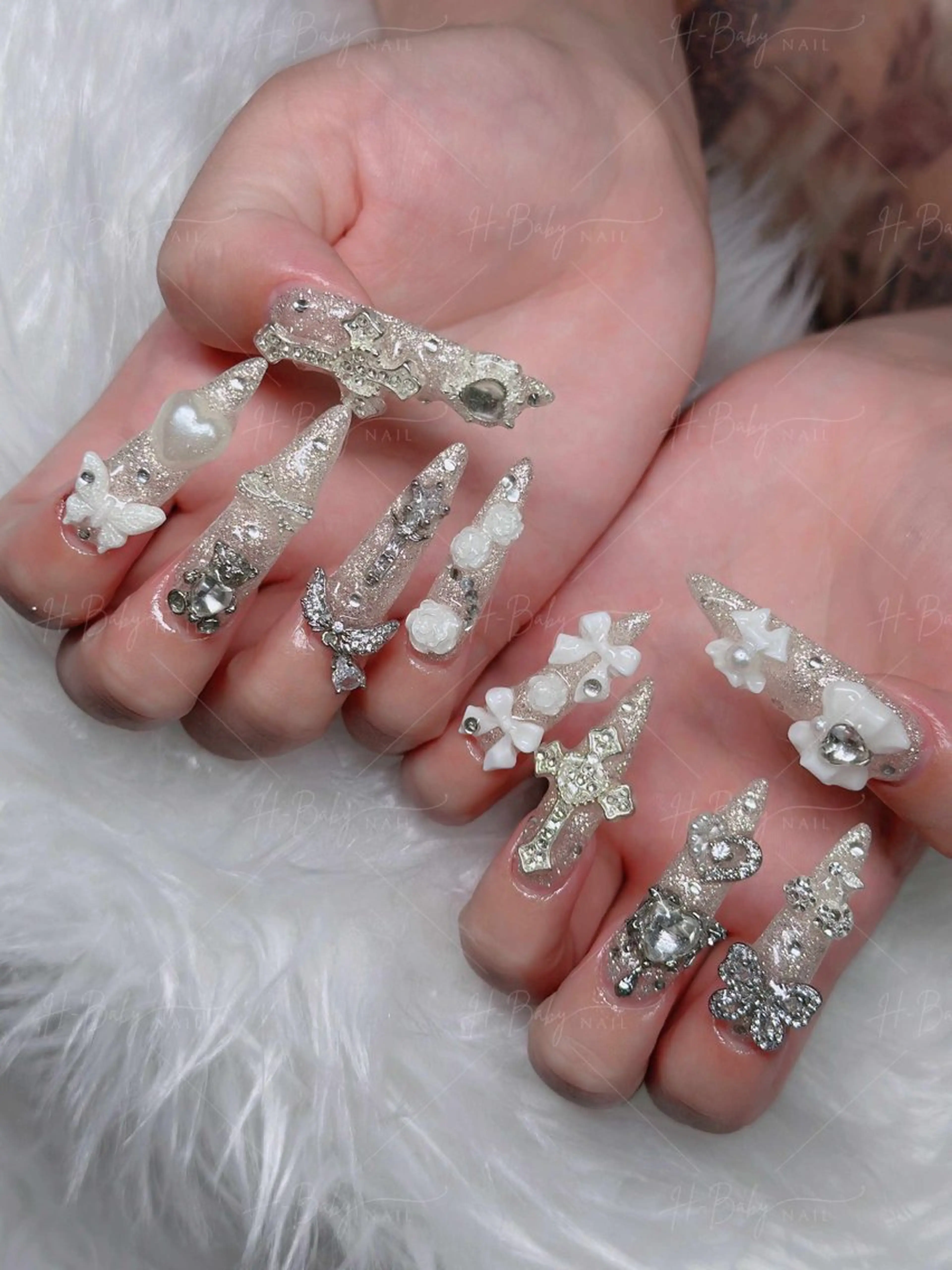 ネイル フレンチネイル ジェルネイル ハロウィン キラキラネイル 韓国ネイル ハンドネイル H.baby Nail Salonのネイルデザイン