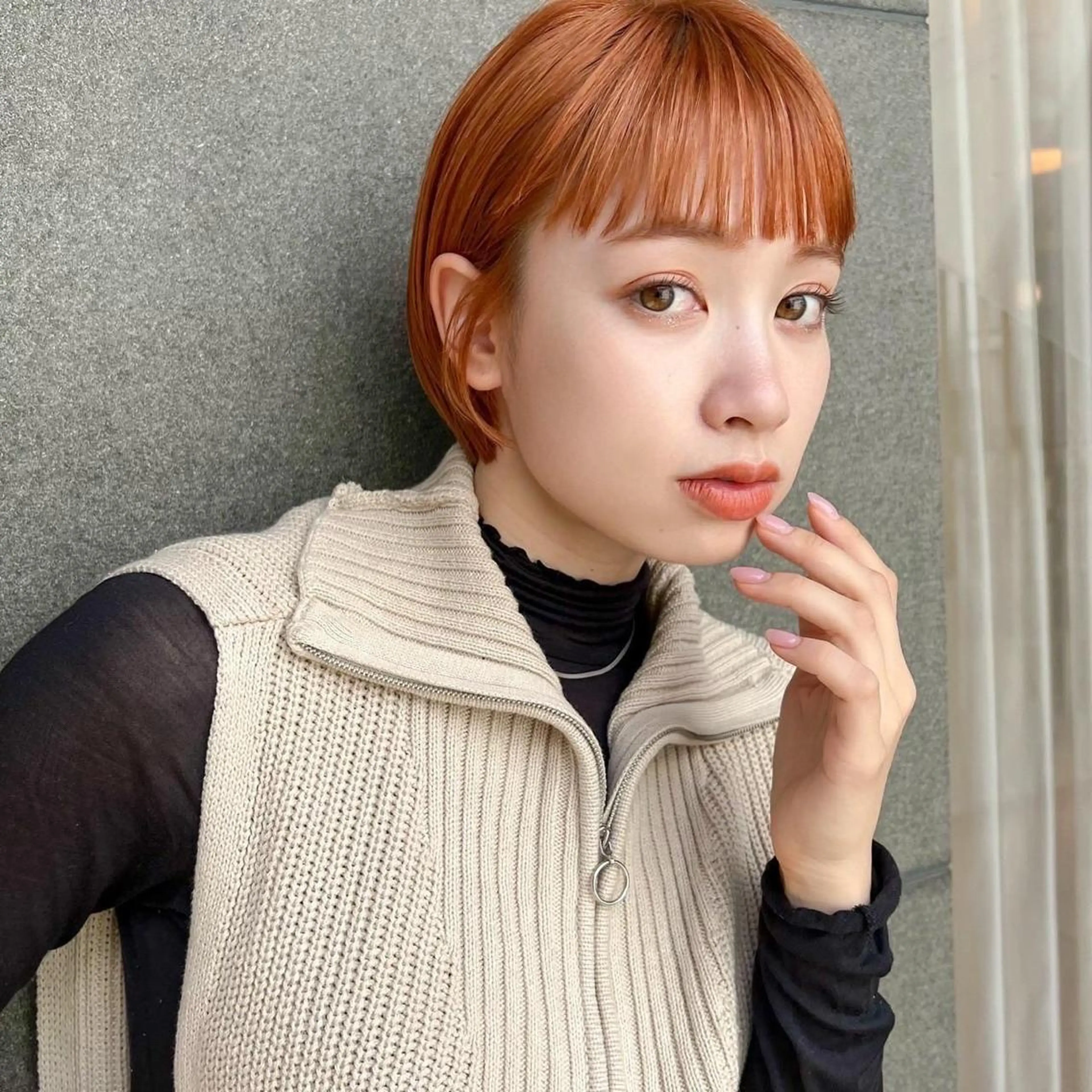 ショート カラー オレンジ fumi🪞血色感 アップ艶カラーのヘアスタイル