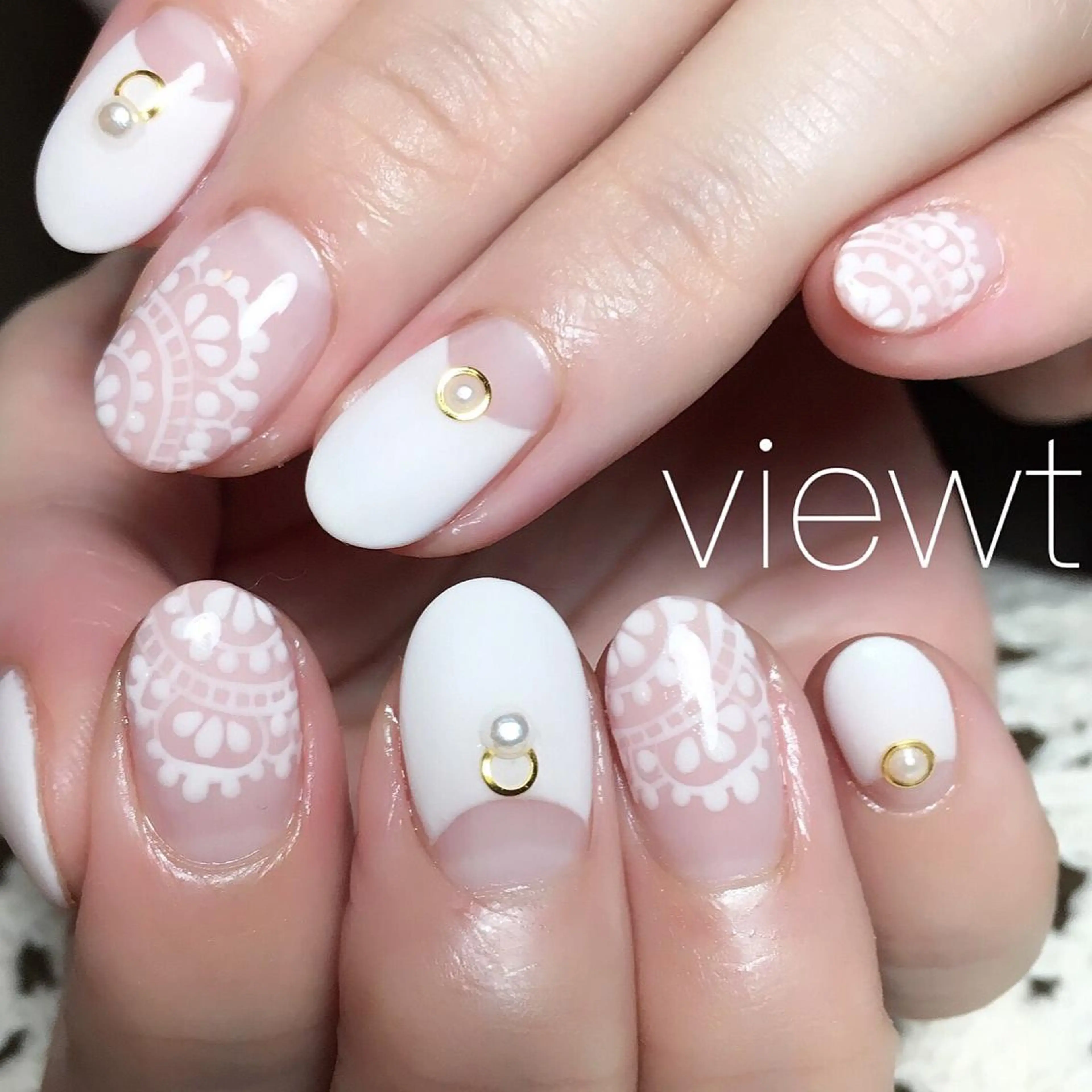 ネイル ブライダルネイル Nail salon viewt55☺︎のネイルデザイン