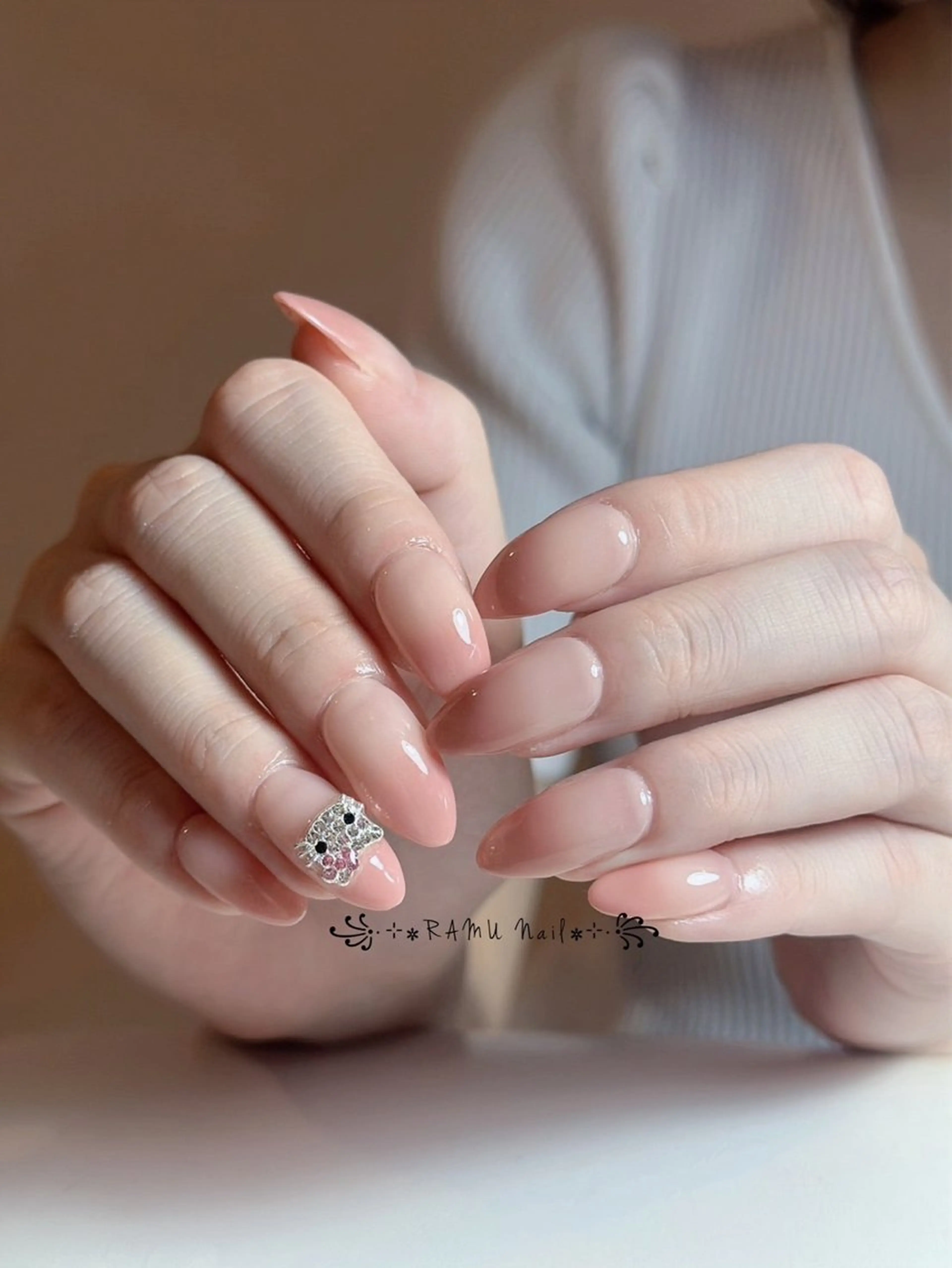 ネイル チークネイル フレンチネイル グラデーション キラキラネイル 韓国ネイル ハンドネイル RAMU_Nail 池袋店のネイルデザイン
