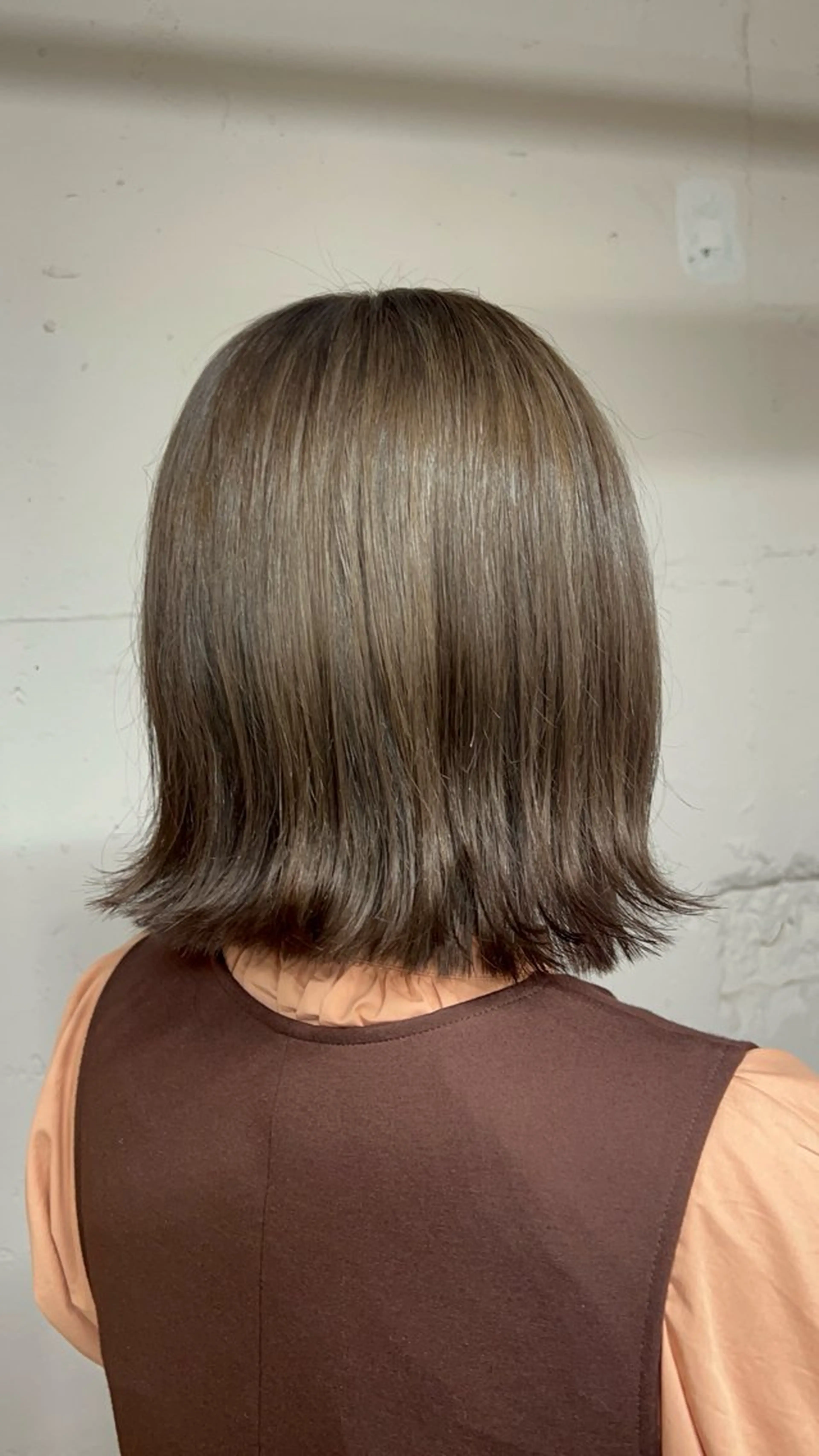 ミディアム カラー ベージュカラー グレージュ カット ヘアカラー 🎀tokute ナオ🧸のヘアスタイル