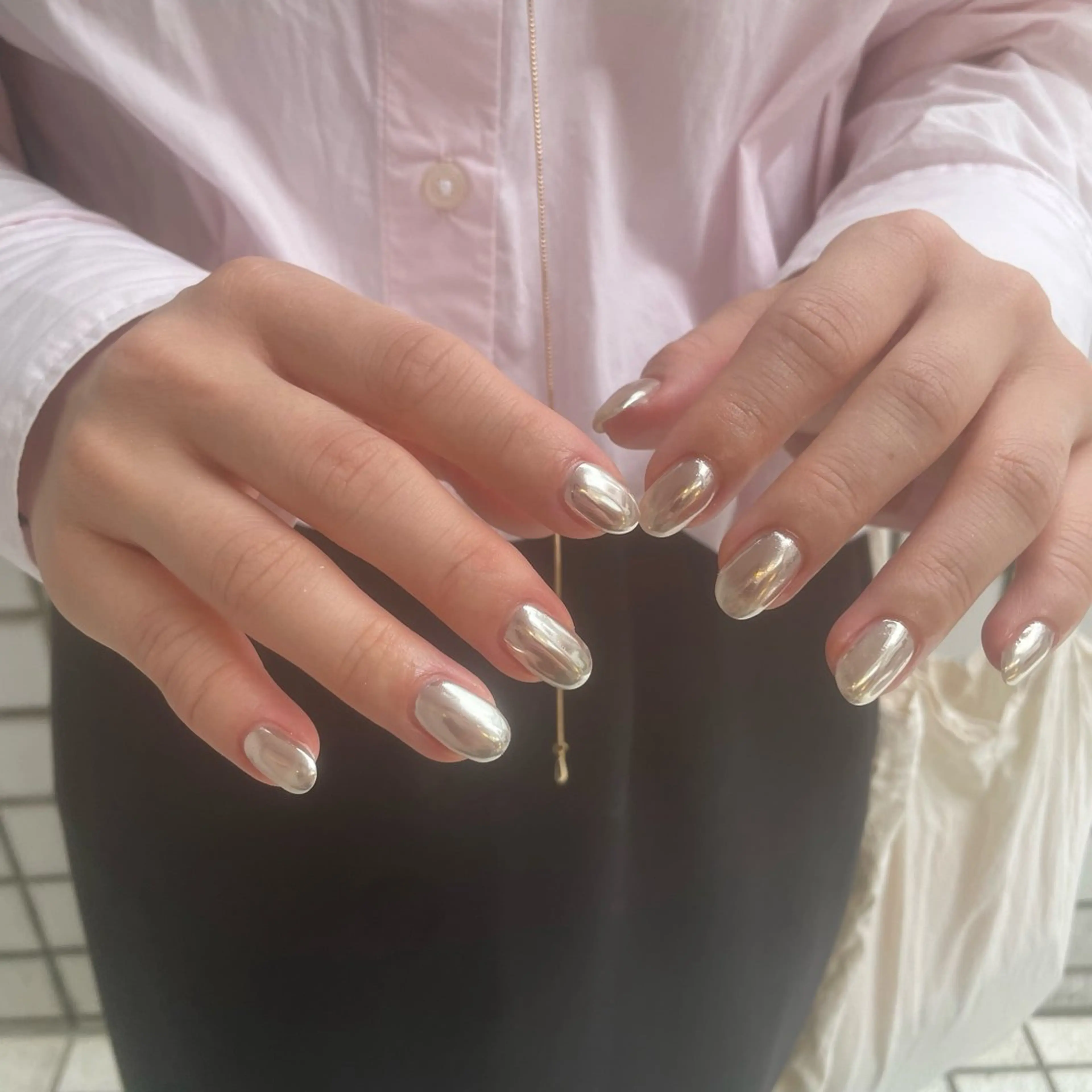 ネイル ミラーネイル nagi .のネイルデザイン