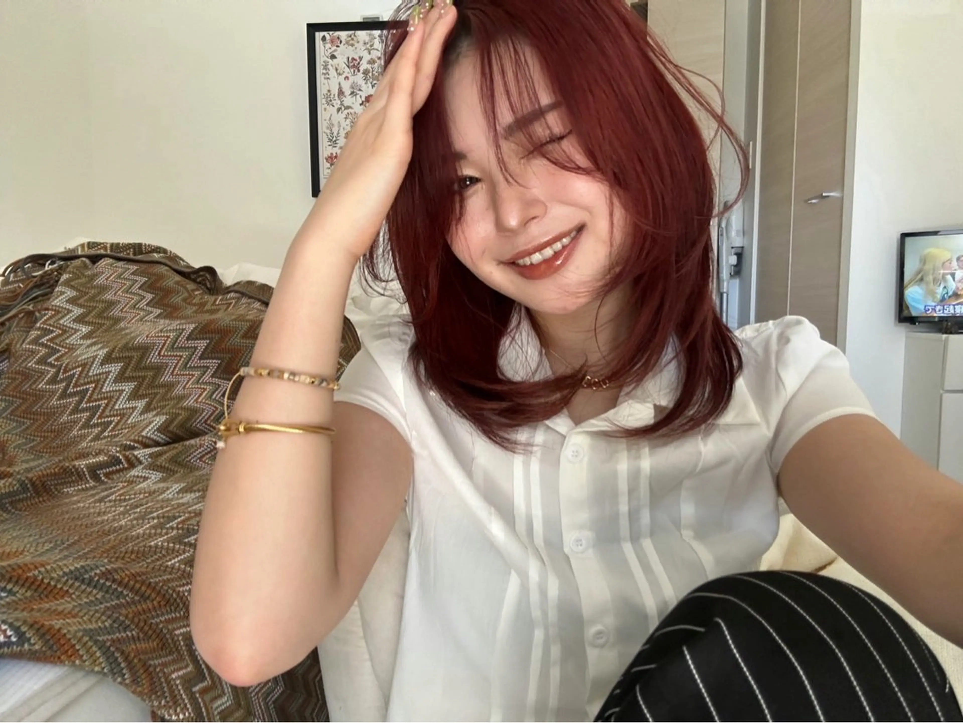 セミロング カラー ボルドーカラー ハイレイヤー レイヤーカット カット ヘアカラー 海外レイヤー/ボブ/ メンズヘア/上原聖奈のヘアスタイル