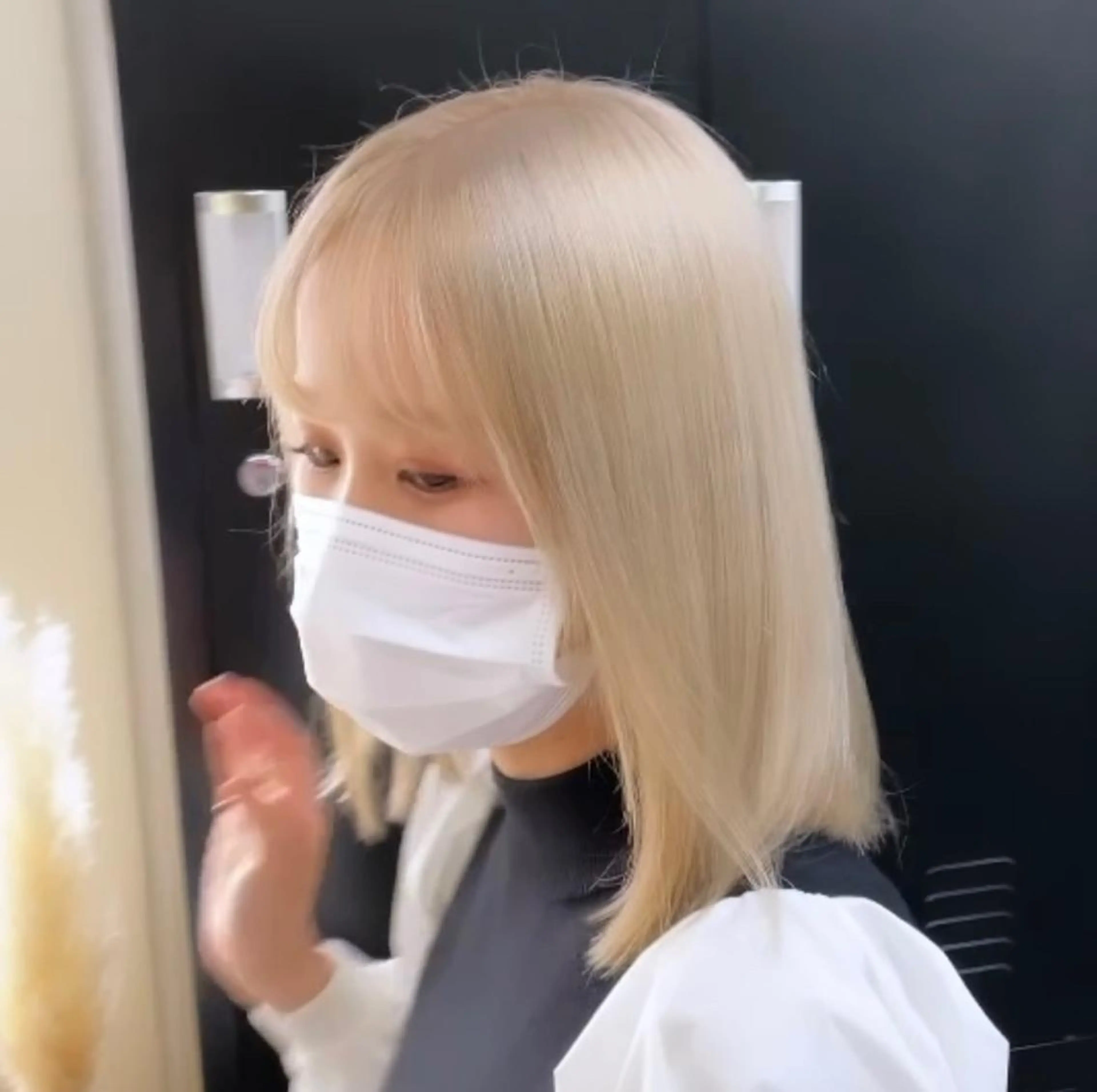 ミディアム カラー パーマ ヘアアレンジ メンズ キッズ ネイル マツエク・マツパ アイブロウ ミディアムパーマ メンズバレイヤージュ メンズブリーチ フェードカット メンズハイライト ヘアカラー トリートメント 髪質改善🇰🇷 レイヤーカット/梅田のヘアスタイル