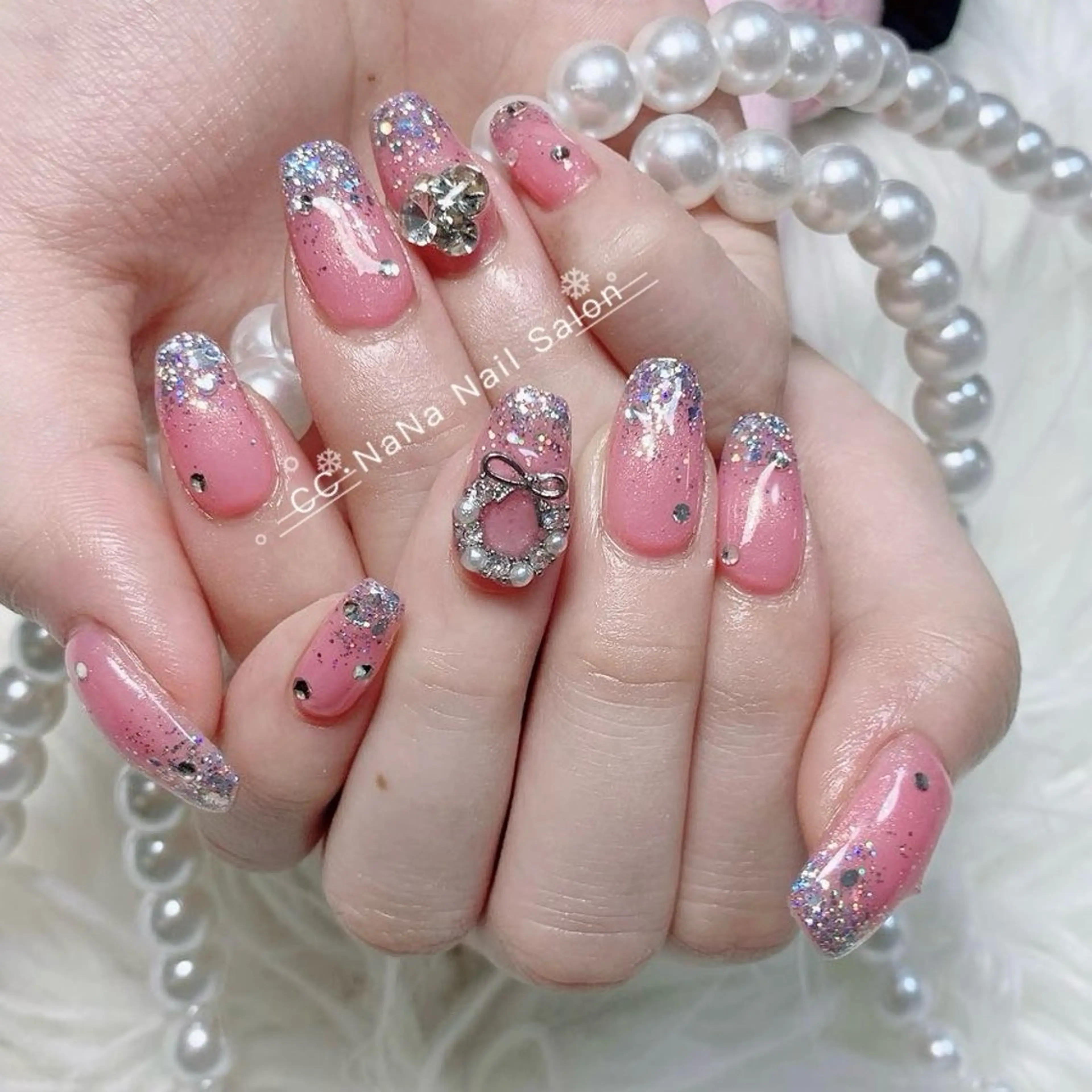 ネイル チークネイル フラッシュネイル ハート キラキラネイル 韓国ネイル ハンドネイル 💎CC・NaNa 韓国風ネイル🌙のネイルデザイン