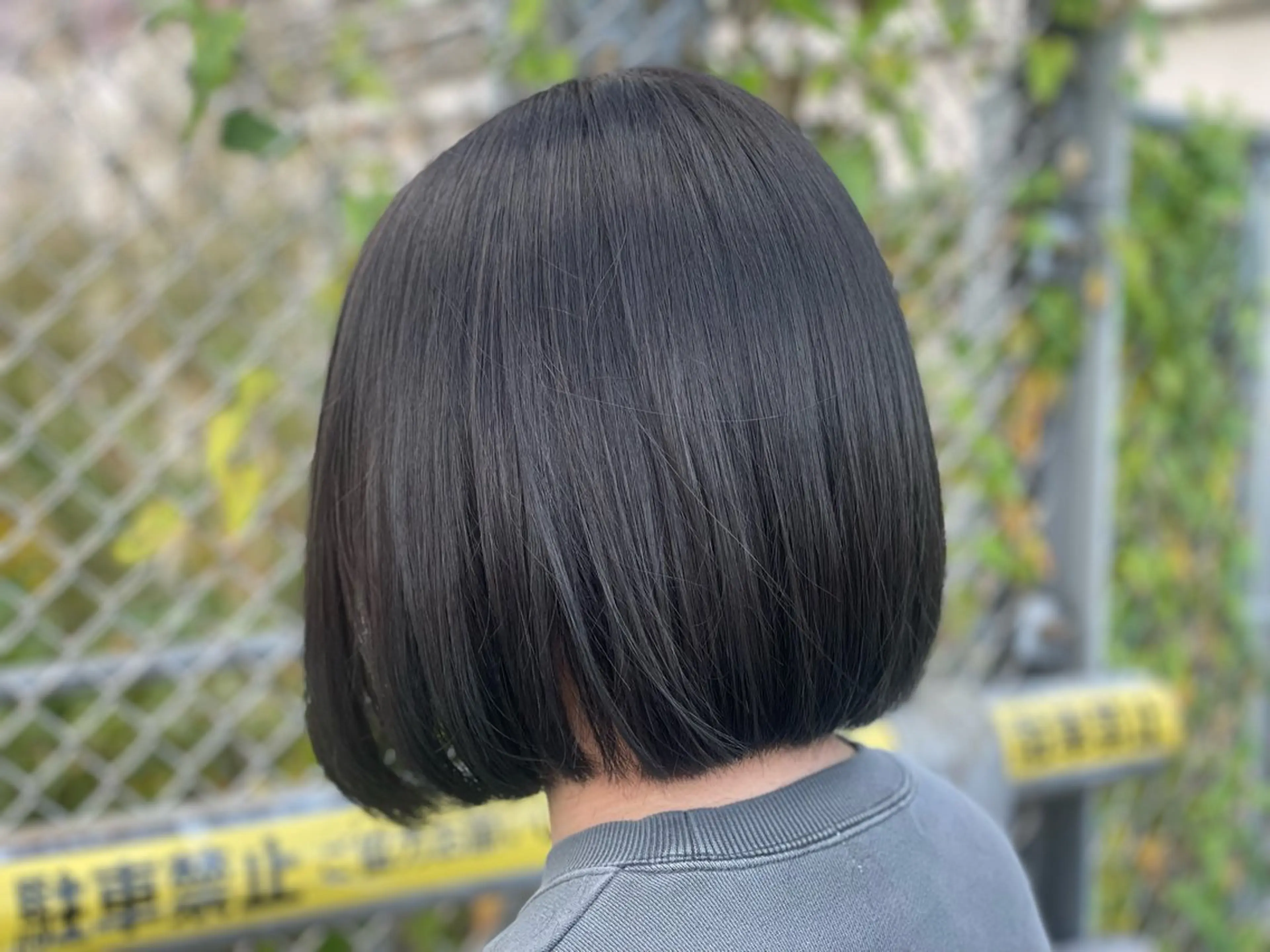 ショート カラー まとまらない髪に🌼 髪質改善｜長島 彩瑛のヘアスタイル
