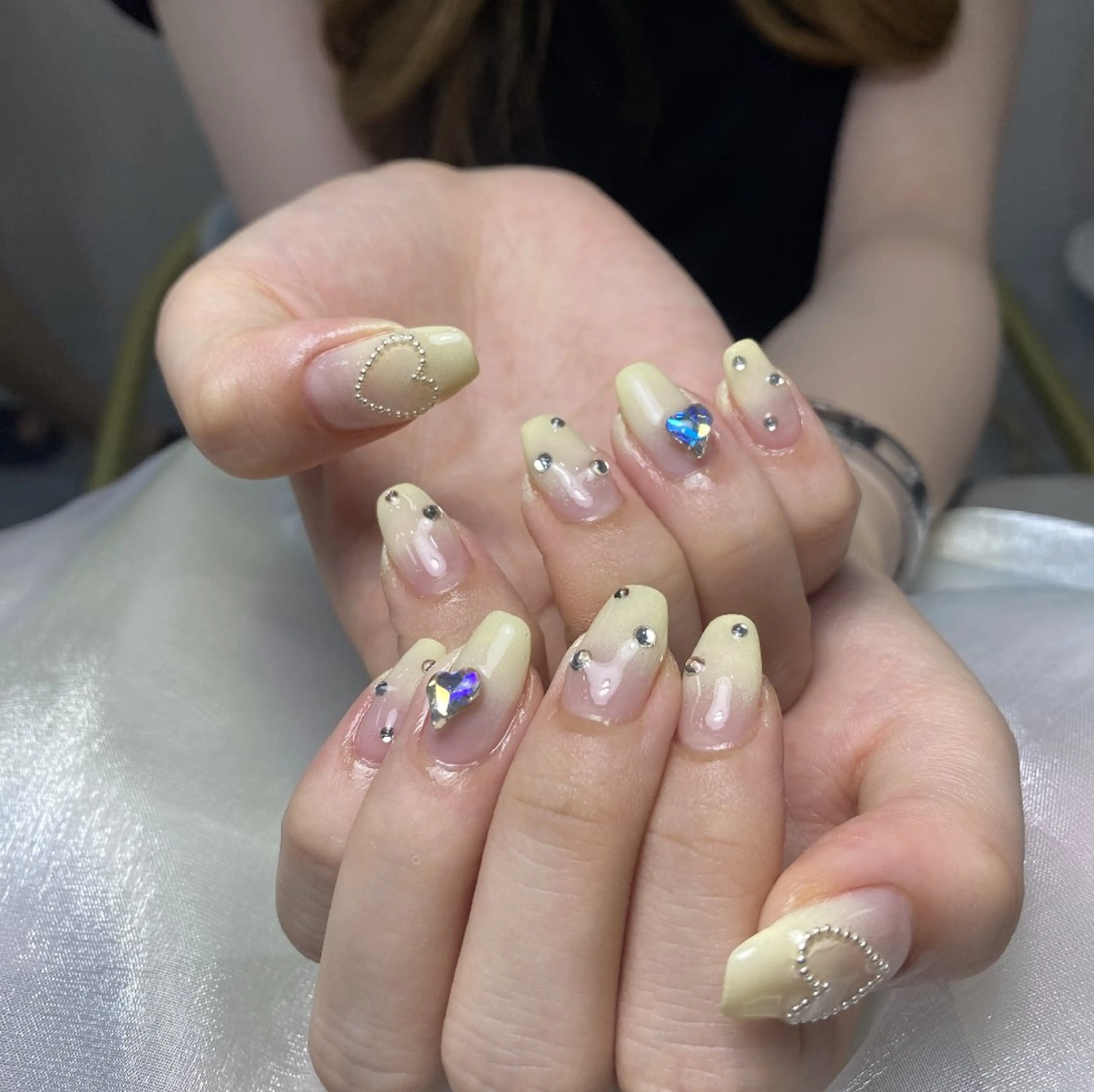ネイル キラキラネイル 持ち込み ハンドネイル UM Nail Salonのネイルデザイン