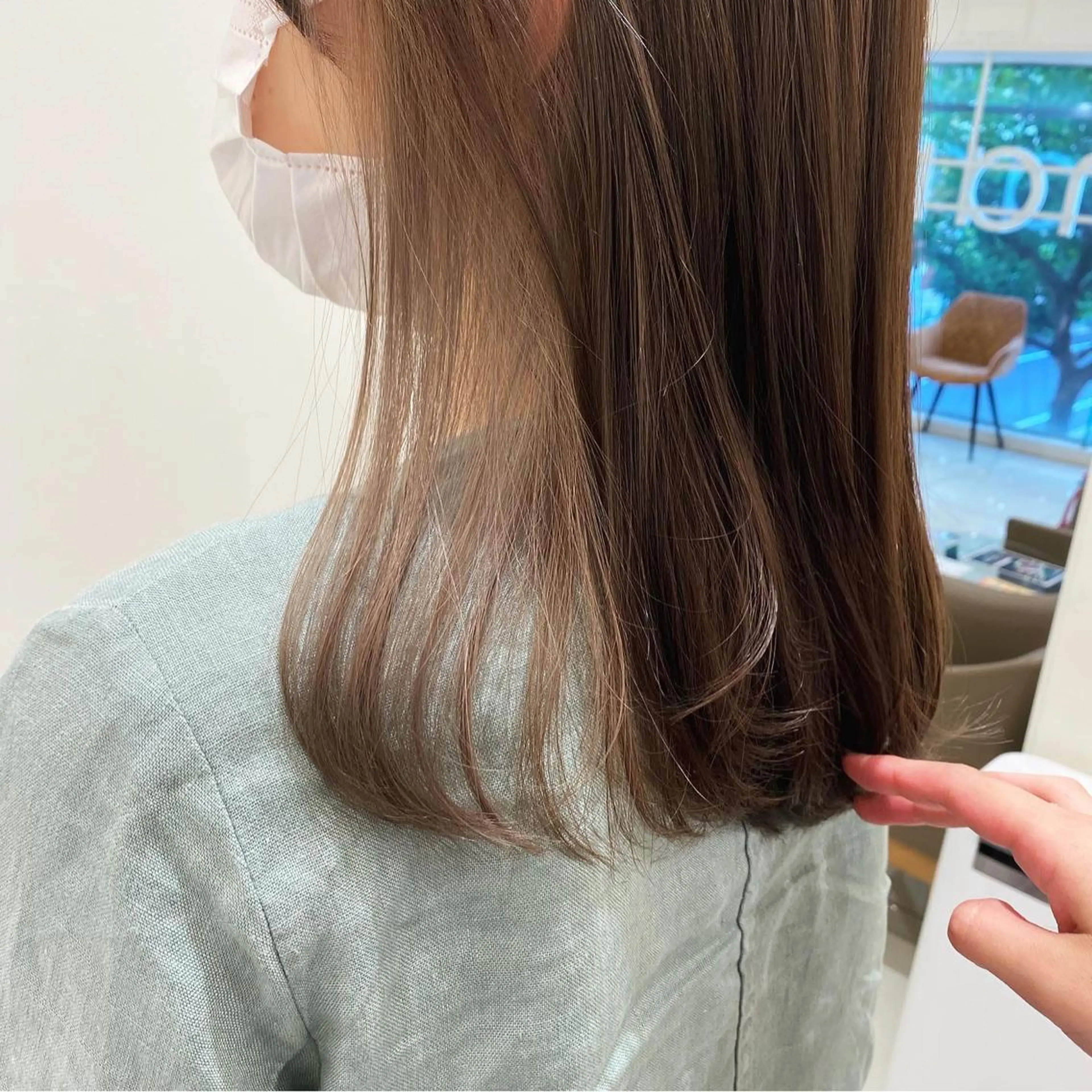 セミロング カラー カット ヘアカラー トリートメント プレイングカラー🤍 細めハイライトのヘアスタイル