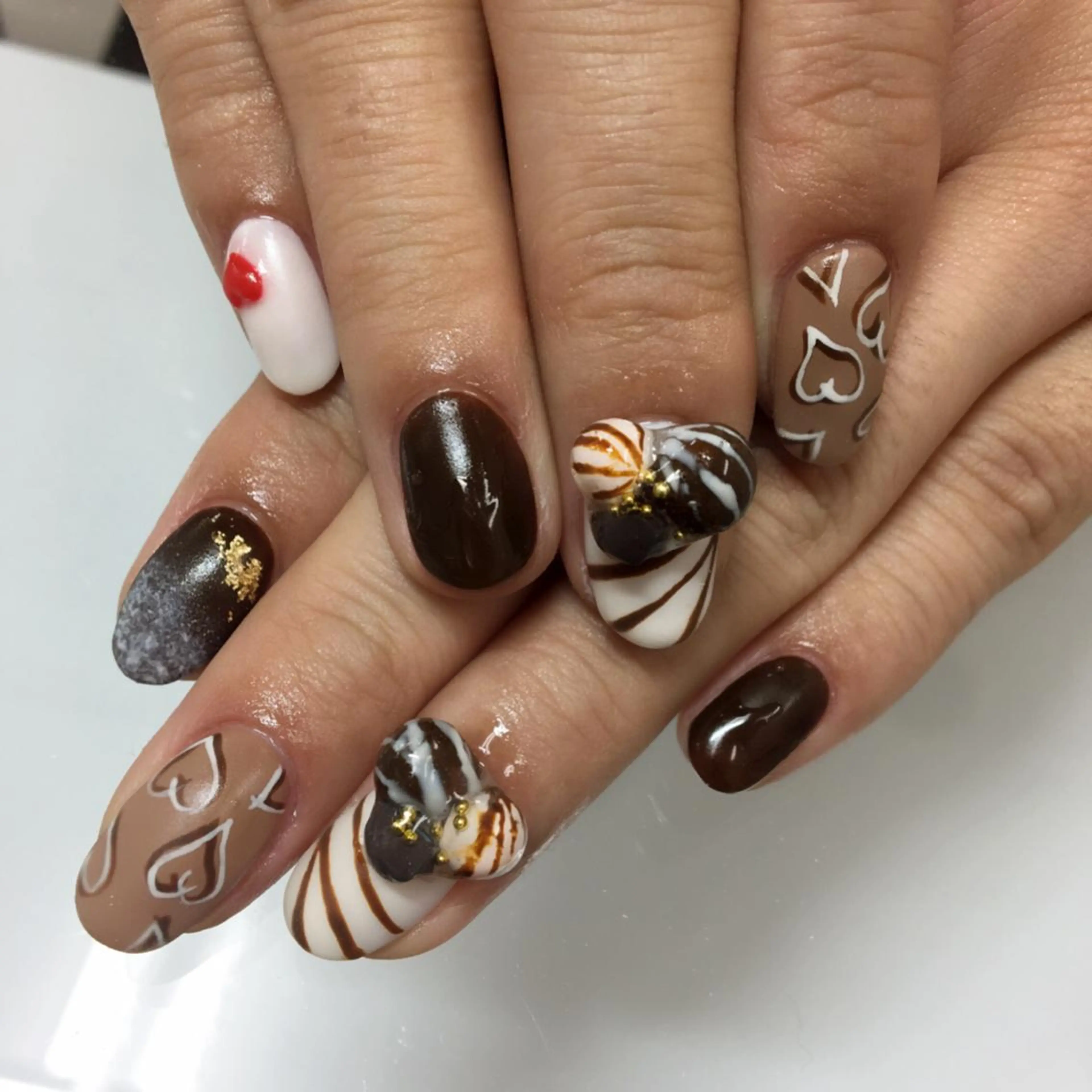 ネイル バレンタイン SHINE NAILのネイルデザイン