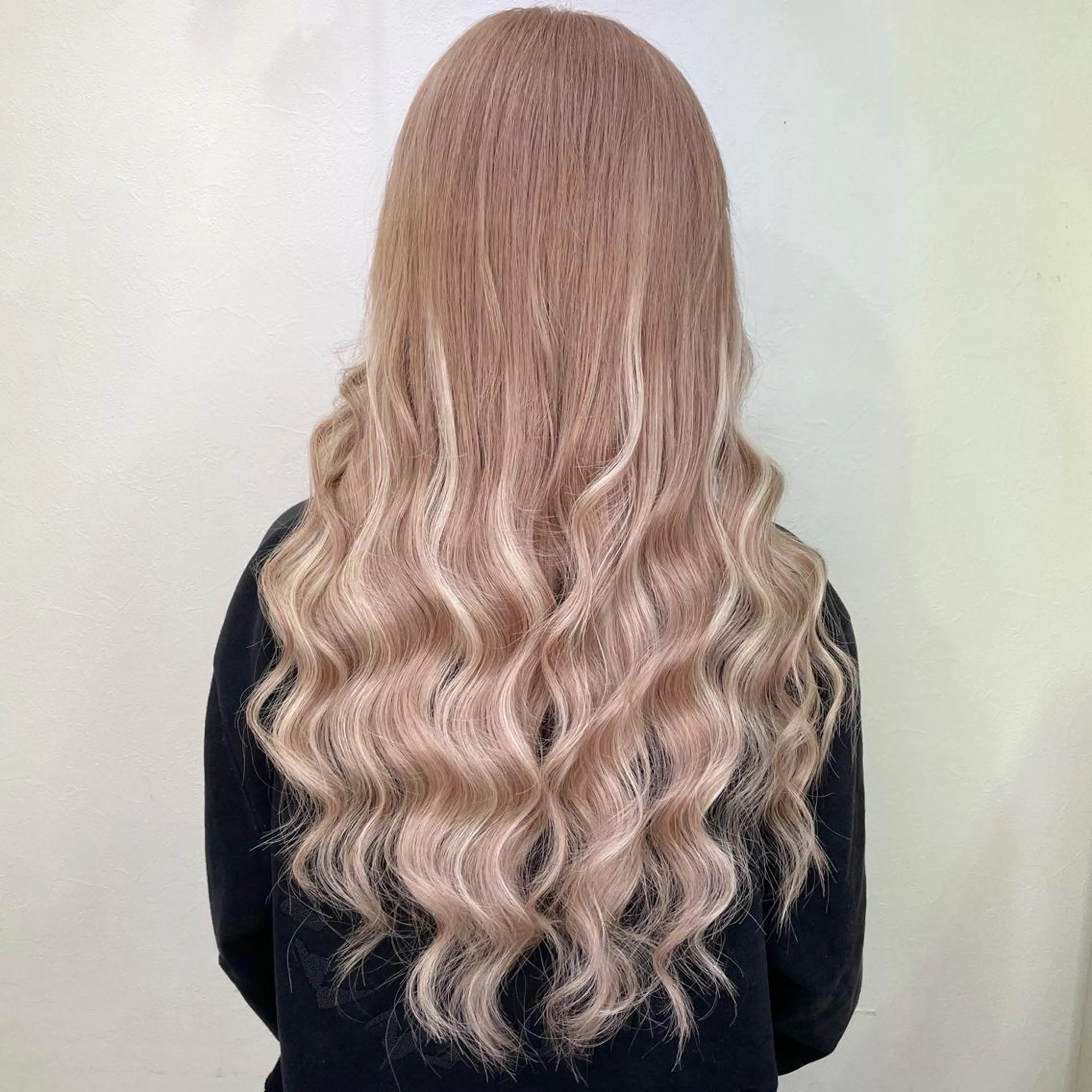 ロング カラー シールエクステ ベージュカラー ダブルカラー ハイライトカラー ミルクティーベージュ ヘアカラー トリートメント エクステ KEISUKE🧡 NEXT池袋のヘアスタイル