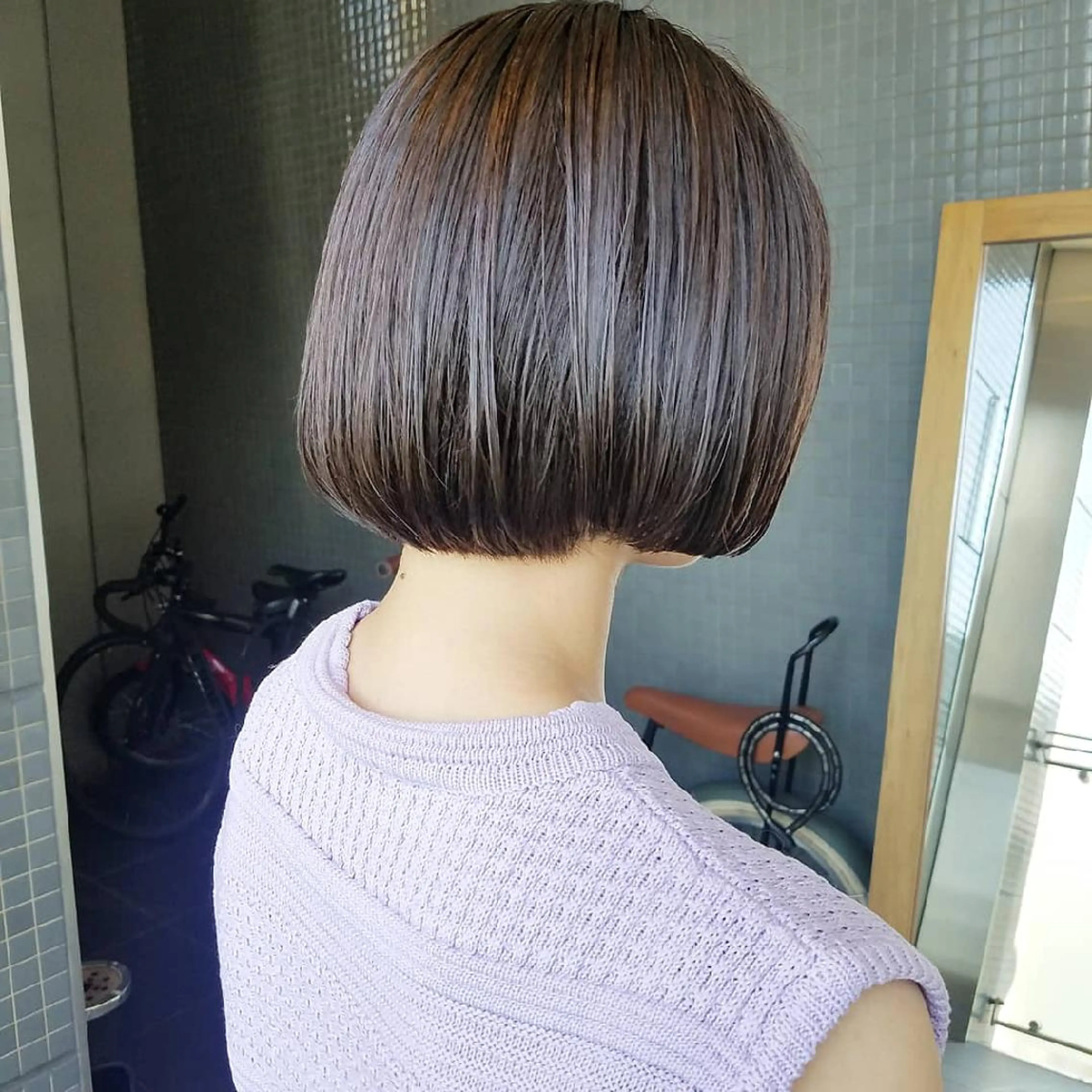 ショート カラー ボブ iplus✴ まつげ、眉毛、耳つぼのマツエク・マツパデザイン