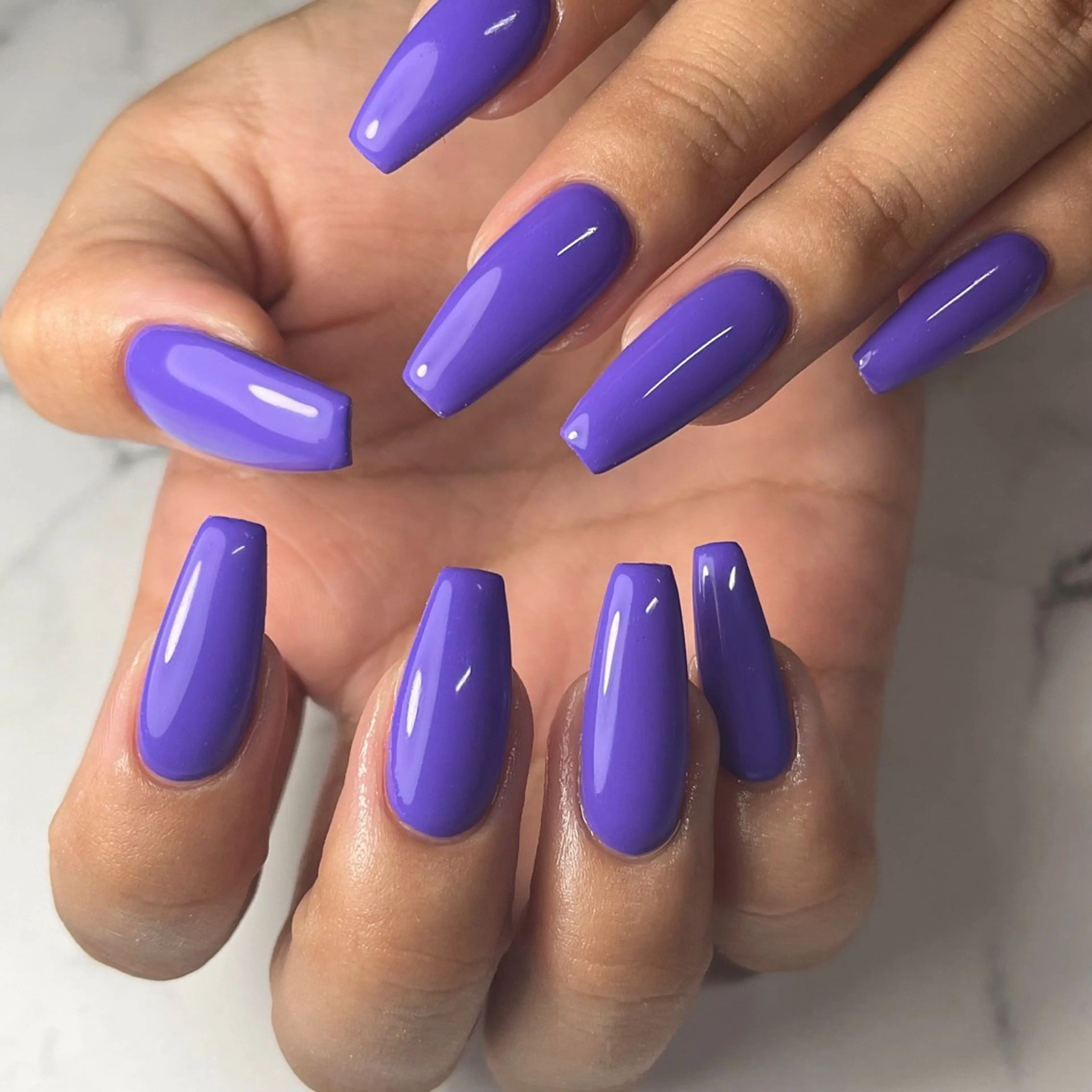 ネイル ロングネイル ワンカラーネイル パープル スクエアネイル ハンドネイル NAIL NOWのネイルデザイン