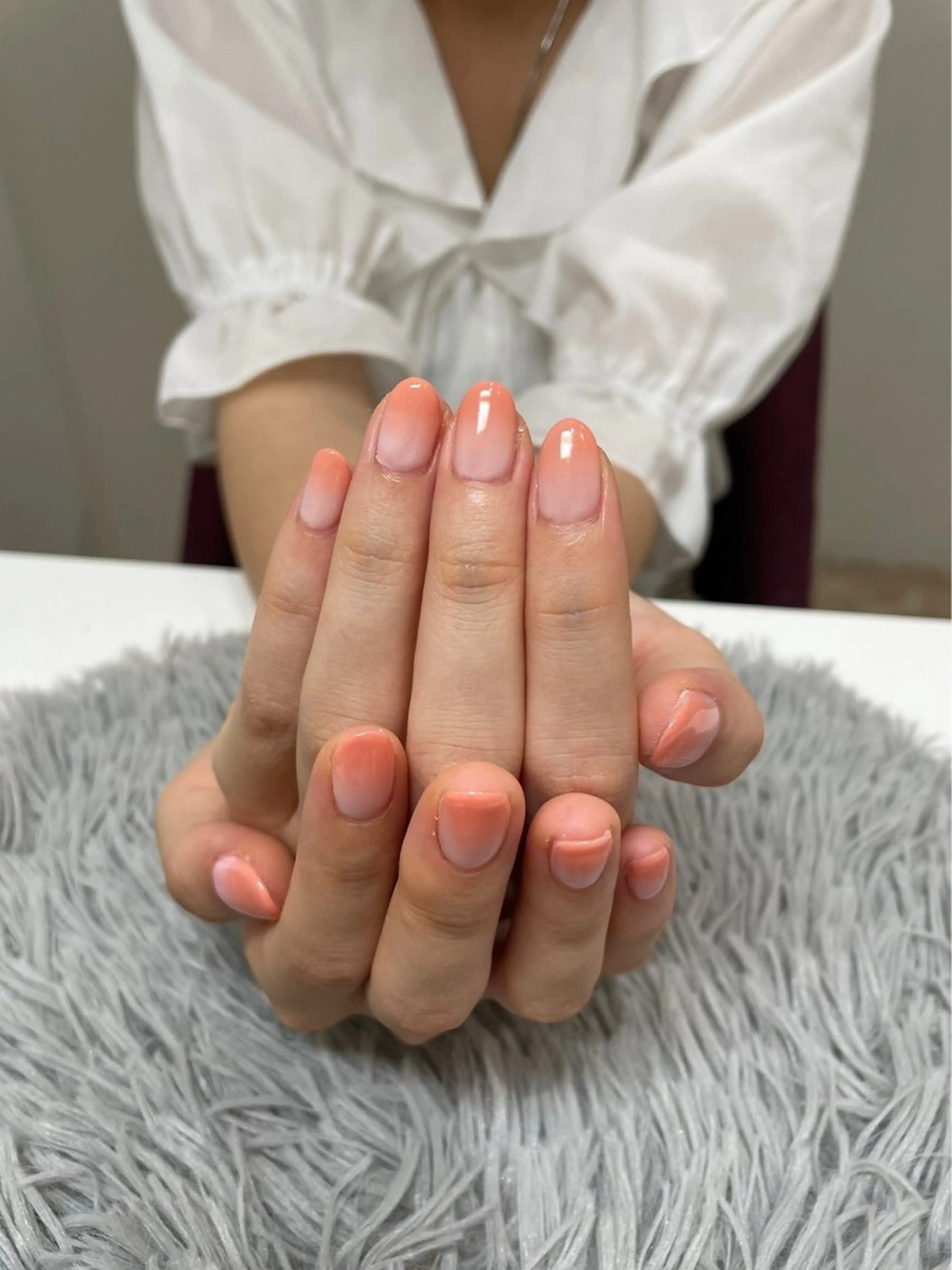 ネイル グラデーション 岡本葵子 ┊束感マツエクのマツエク・マツパデザイン