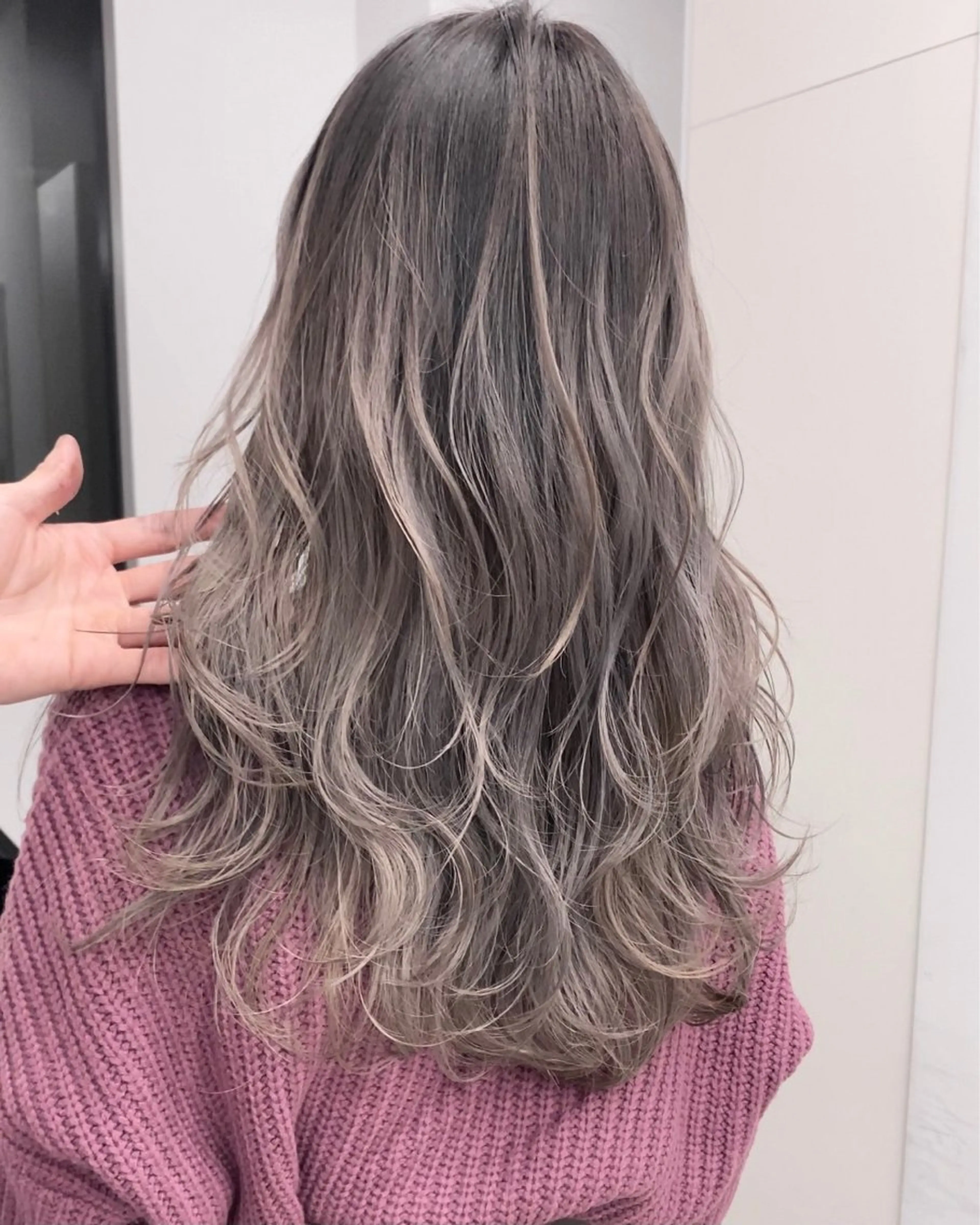 ロング 推し活に可愛く艶モテ カラー/巻きキョウコのヘアスタイル