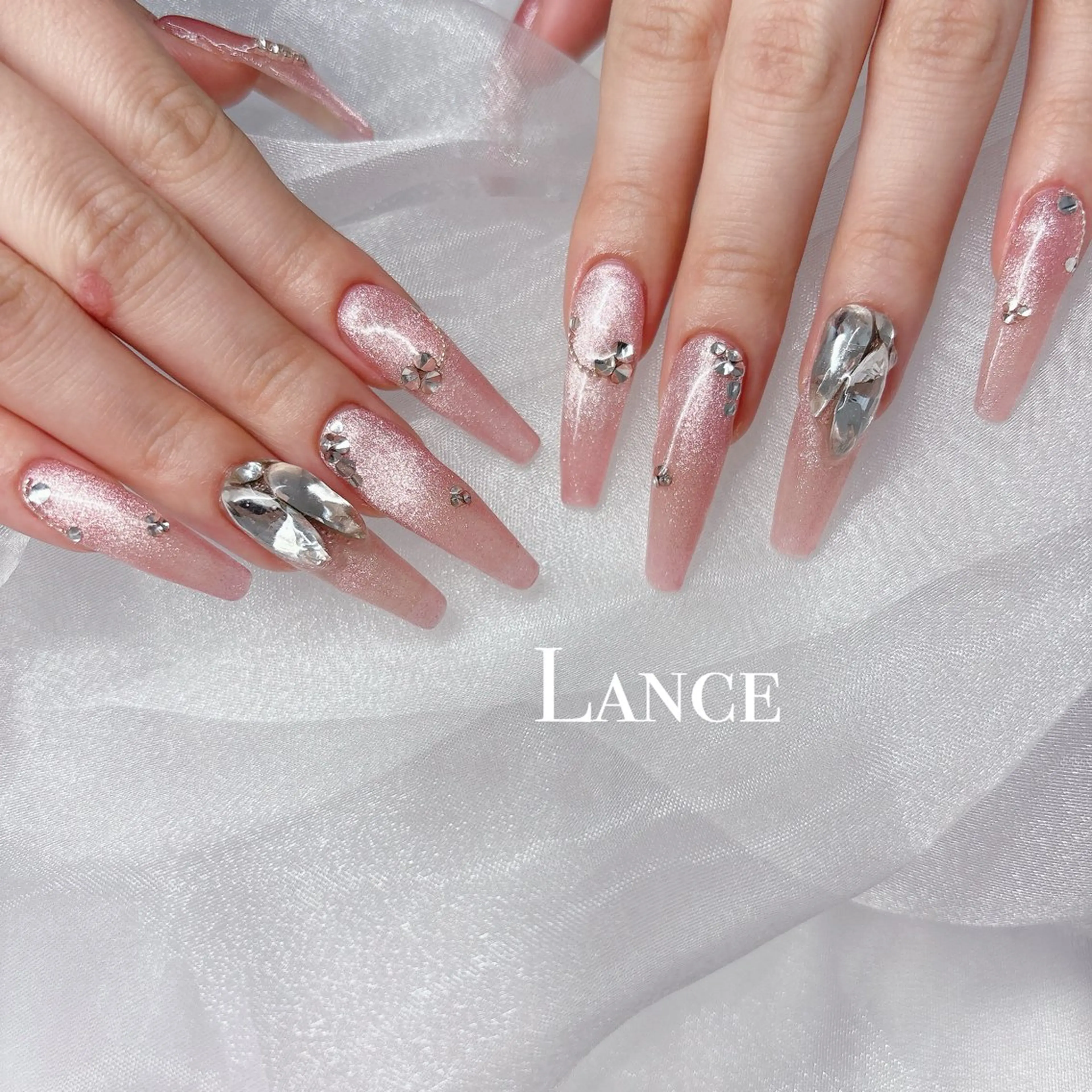 ネイル オーロラネイル ブルー フットネイル 氷ネイル・うるうるネイル キラキラネイル ハンドネイル Lance nailのネイルデザイン
