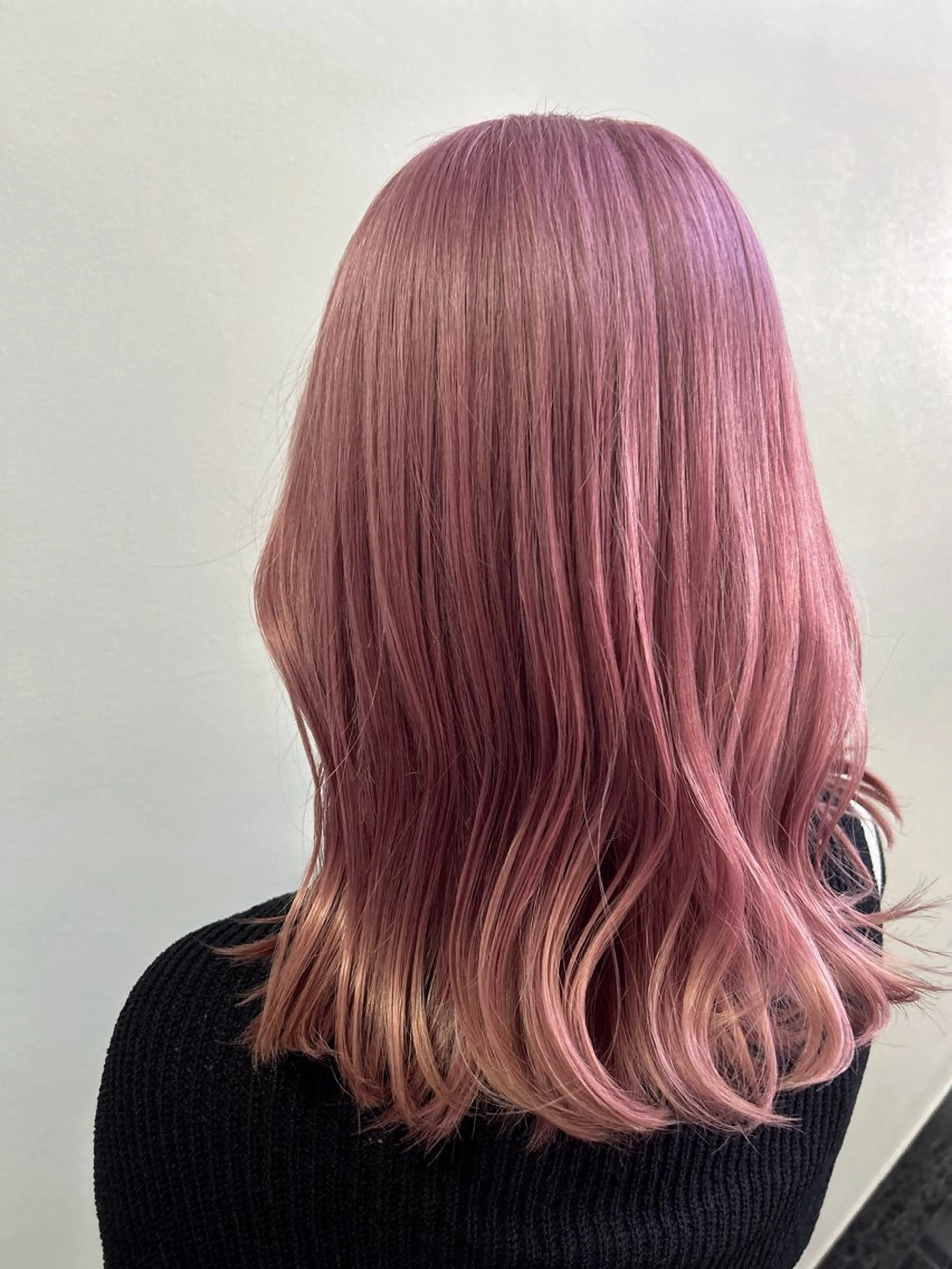 ミディアム カット ヘアカラー トリートメント レイヤーカット/艶 カラー/SHISEIのヘアスタイル