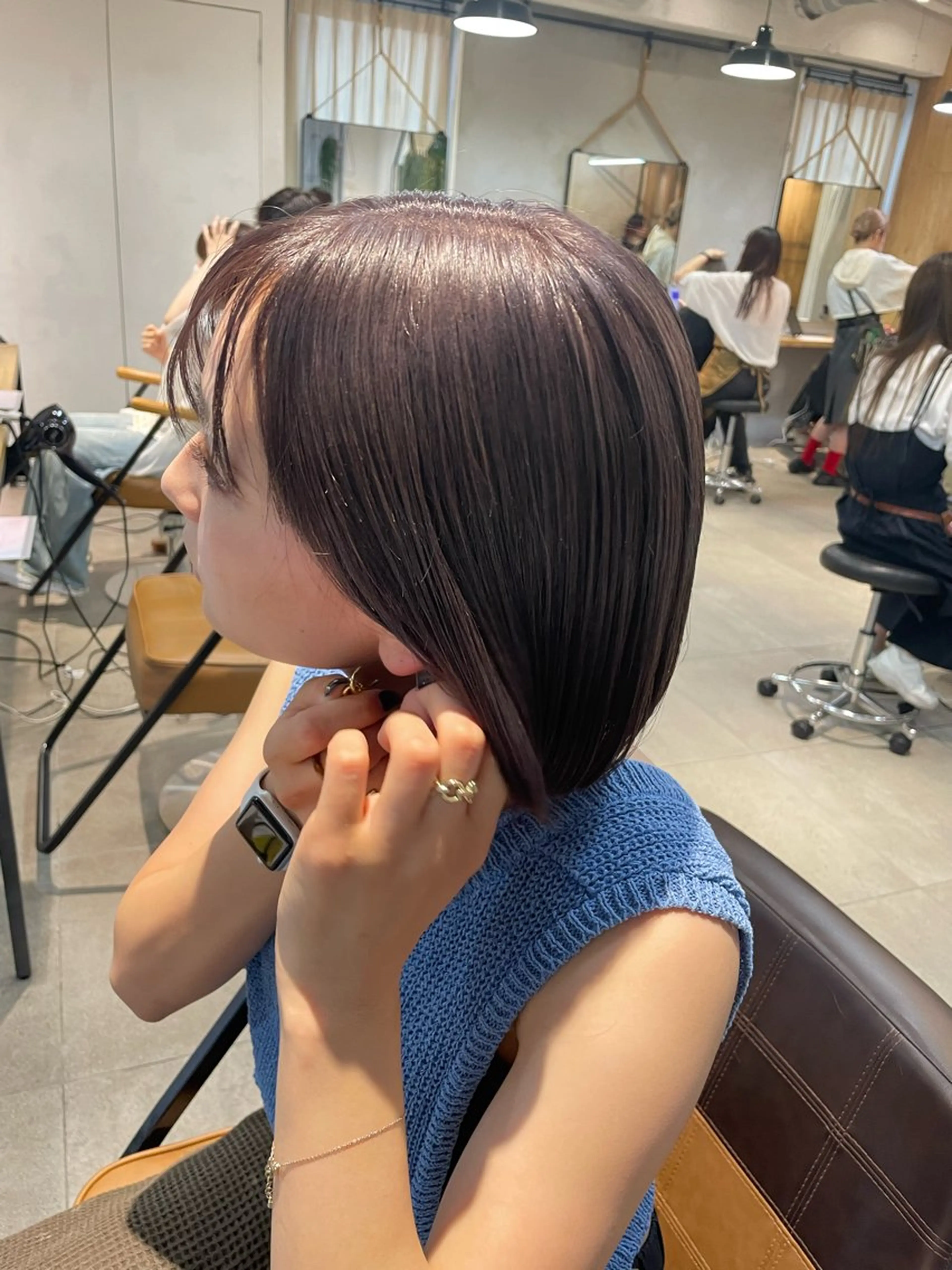 ショート カラー カット ヘアカラー トリートメント ミルクティー× グレージュMOMOのヘアスタイル