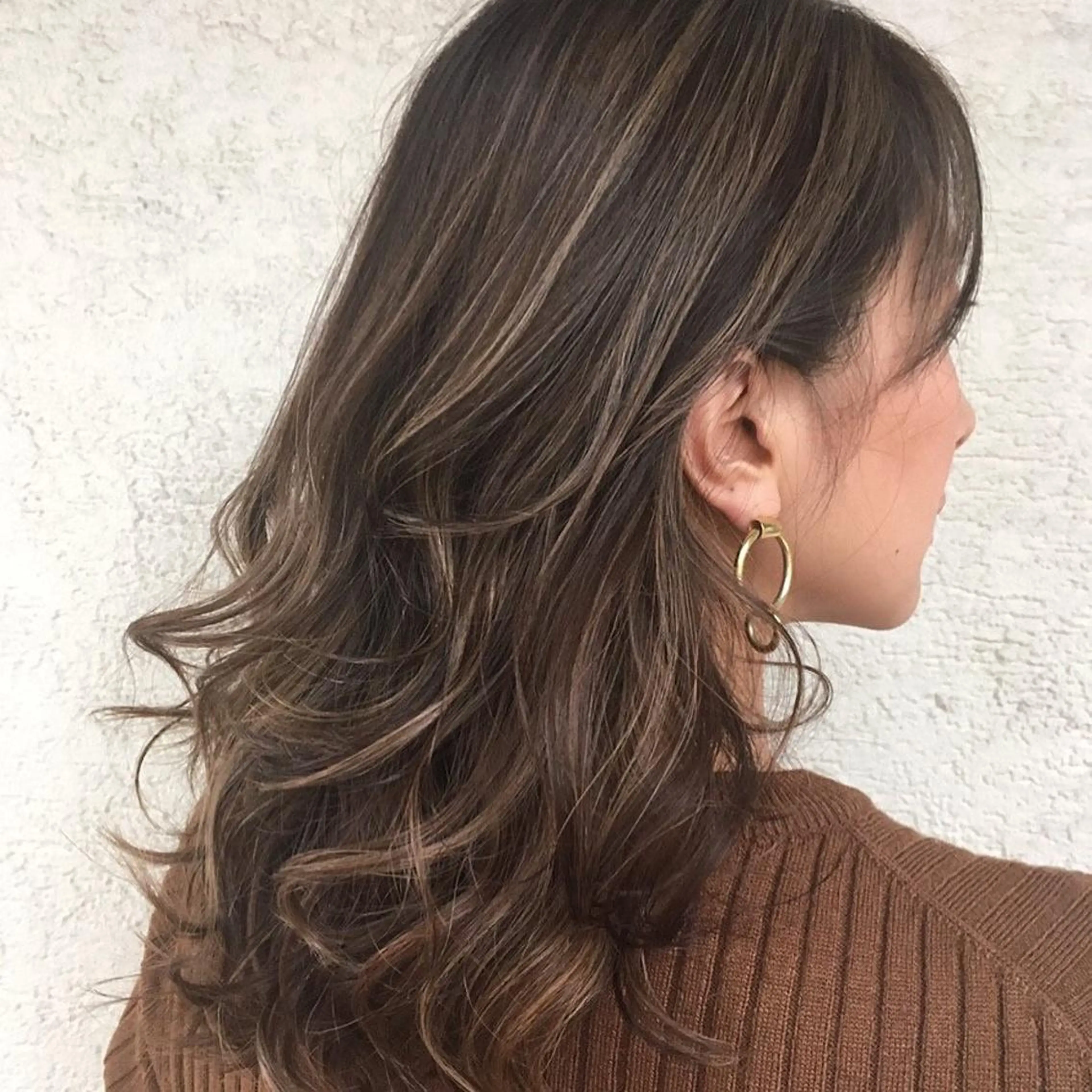 セミロング カラー カット ヘアカラー トリートメント アブアイ所属・艶髪・酸性ストレート フリツのヘアスタイル