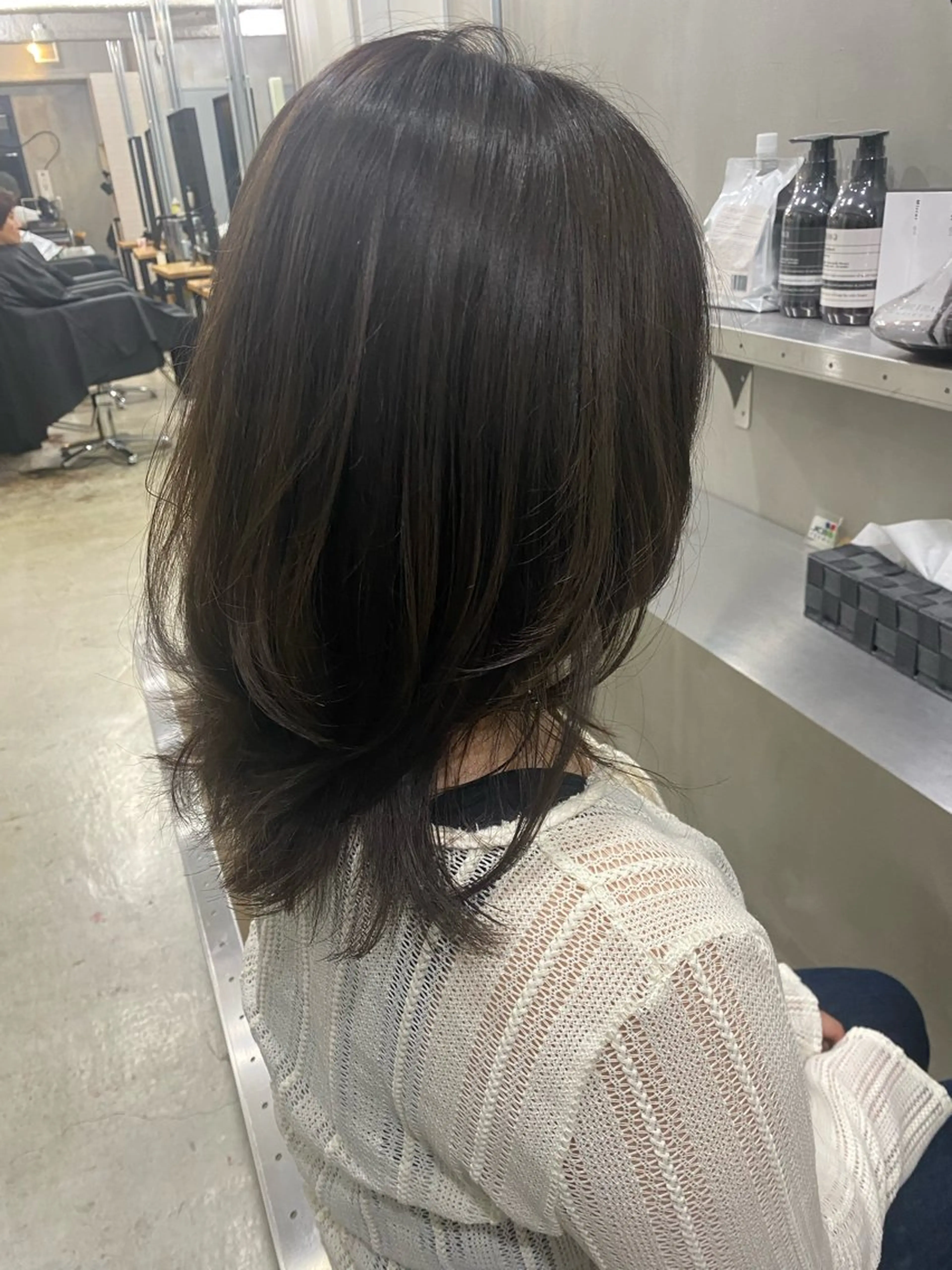 ミディアム ミディアムレイヤー レイヤーカット カット ヘアカラー Ra-Ffichi by siun所属・宮田海聖 ナチュラル/美髪のヘアスタイル