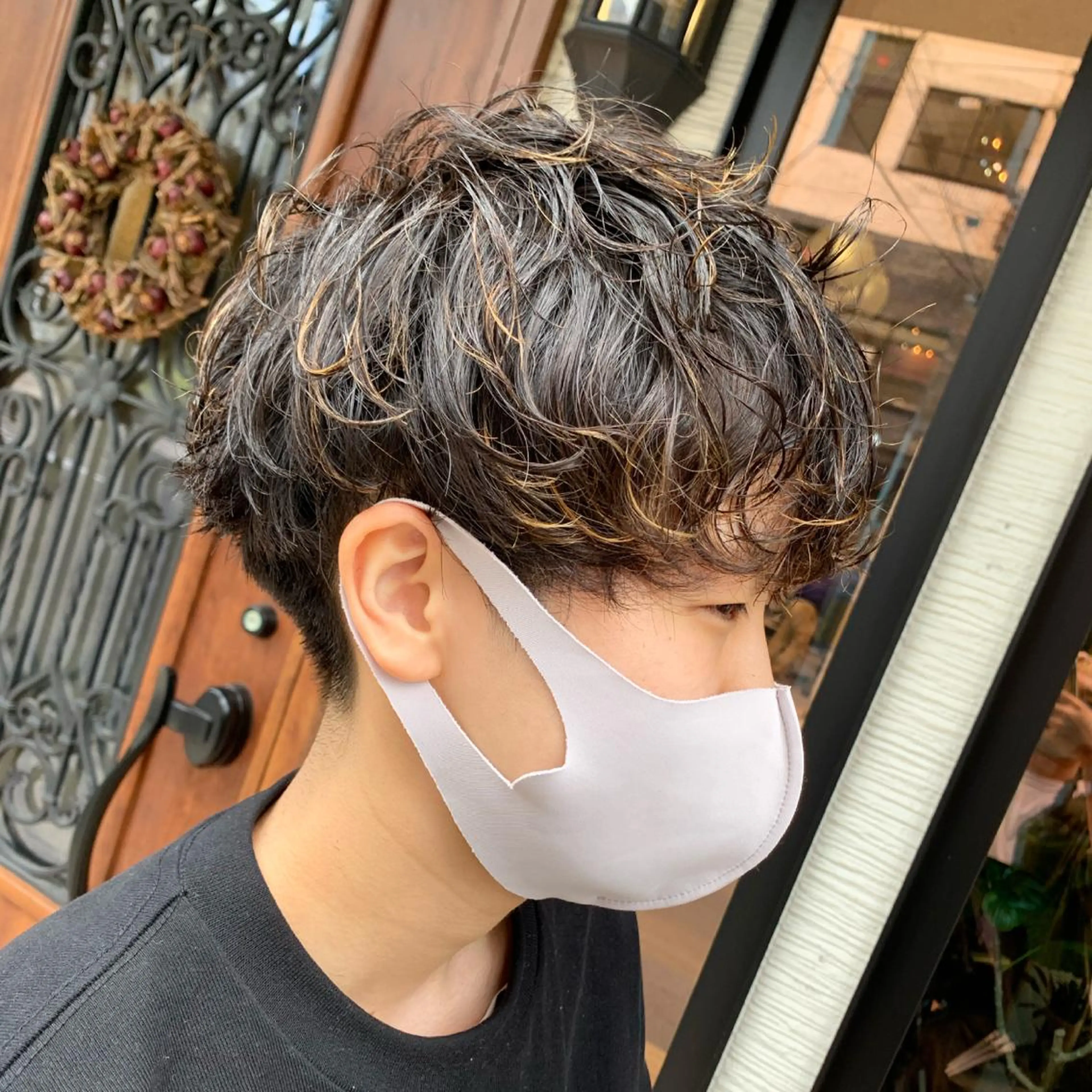 ショート カラー パーマ ハイライトカラー ハイライト ニュアンスパーマ yoshi (高橋福博)のヘアスタイル
