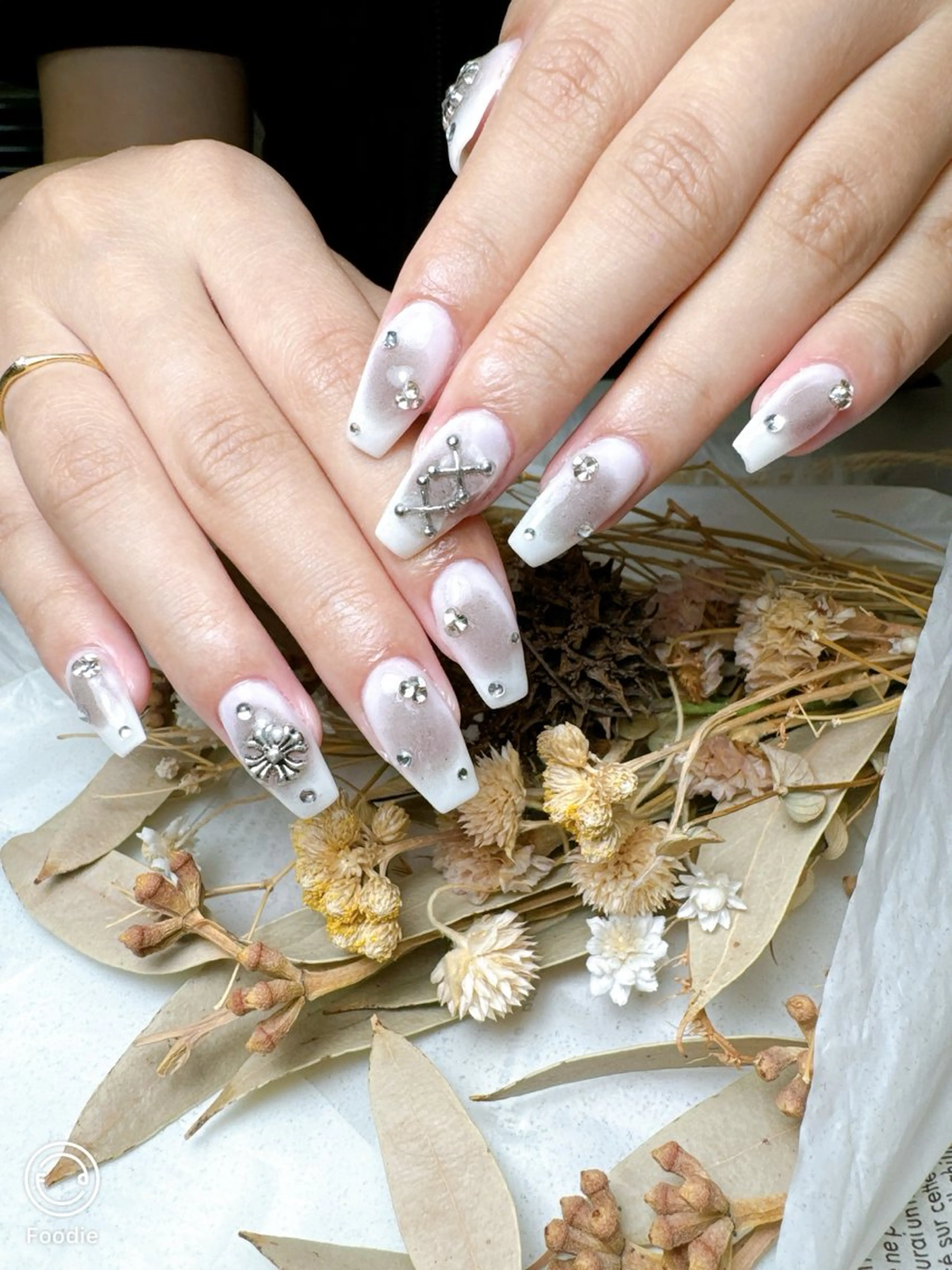 ネイル 長さ出し フレンチネイル ジェルネイル ガラスフレンチ 韓国ネイル ハンドネイル ハンドケア For U nail スカルプ専門店のネイルデザイン
