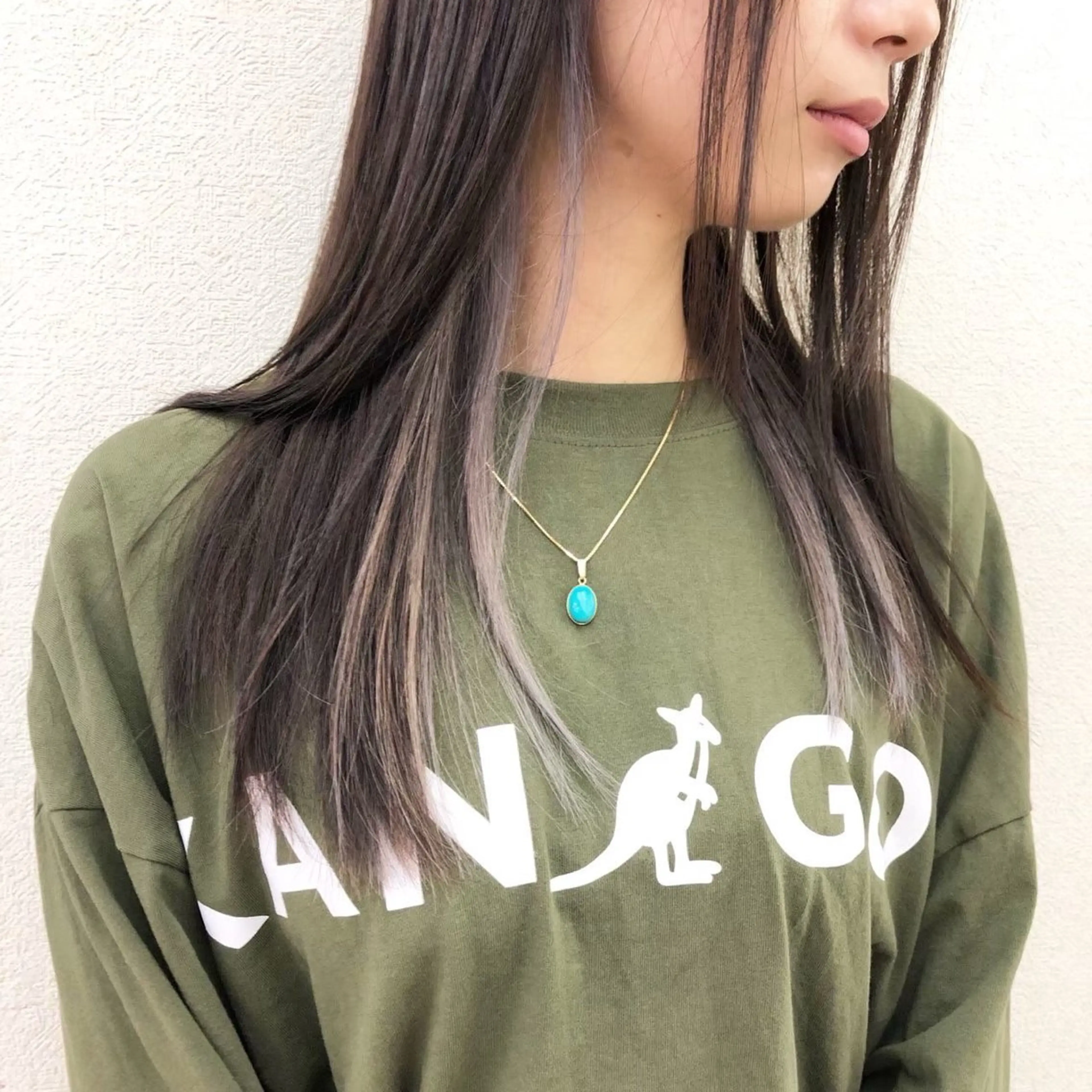 セミロング ヘアカラー EARTH 越谷レイクタウン所属・岸波 明菜のヘアスタイル