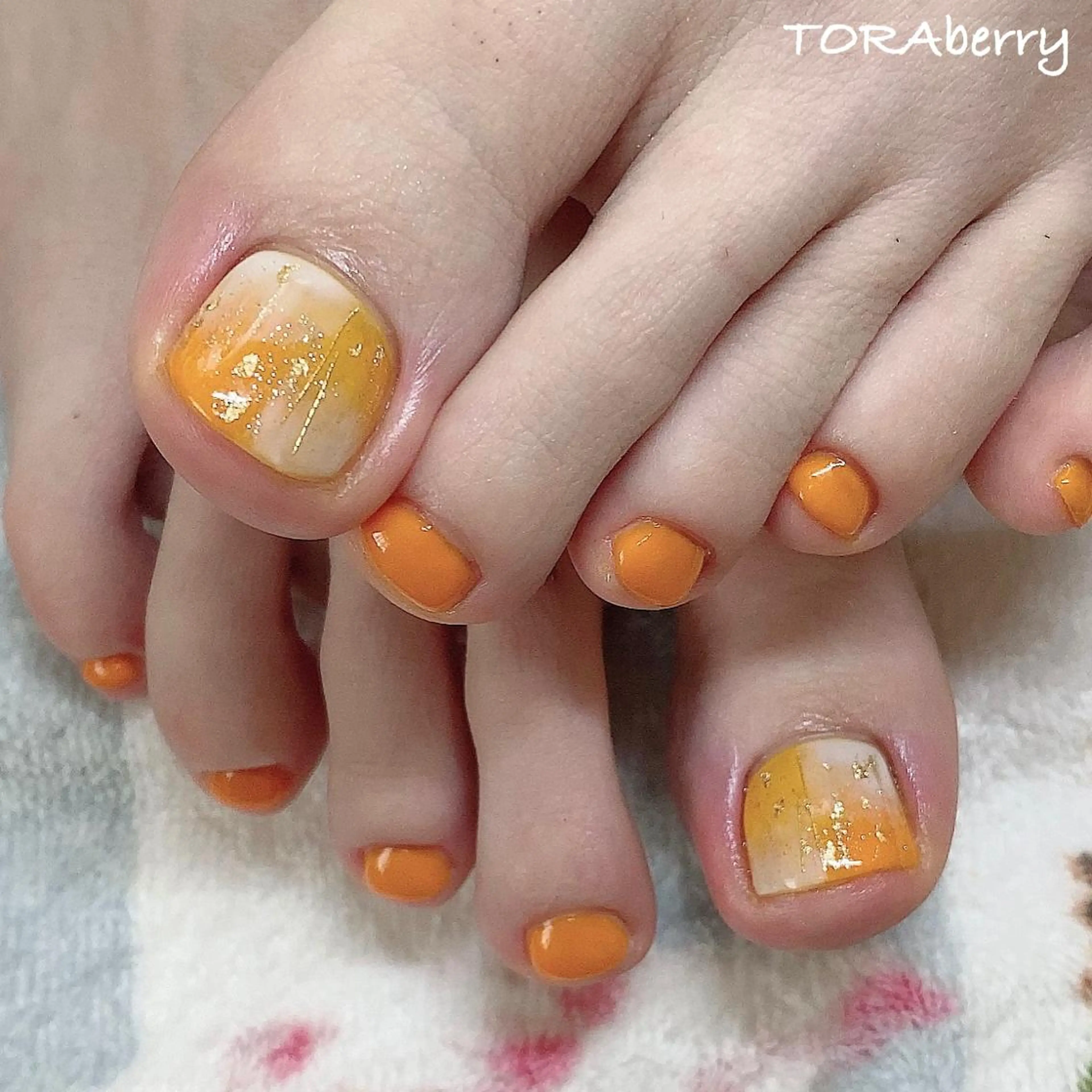 ネイル オレンジ フットネイル ネイリスト なつみのネイルデザイン