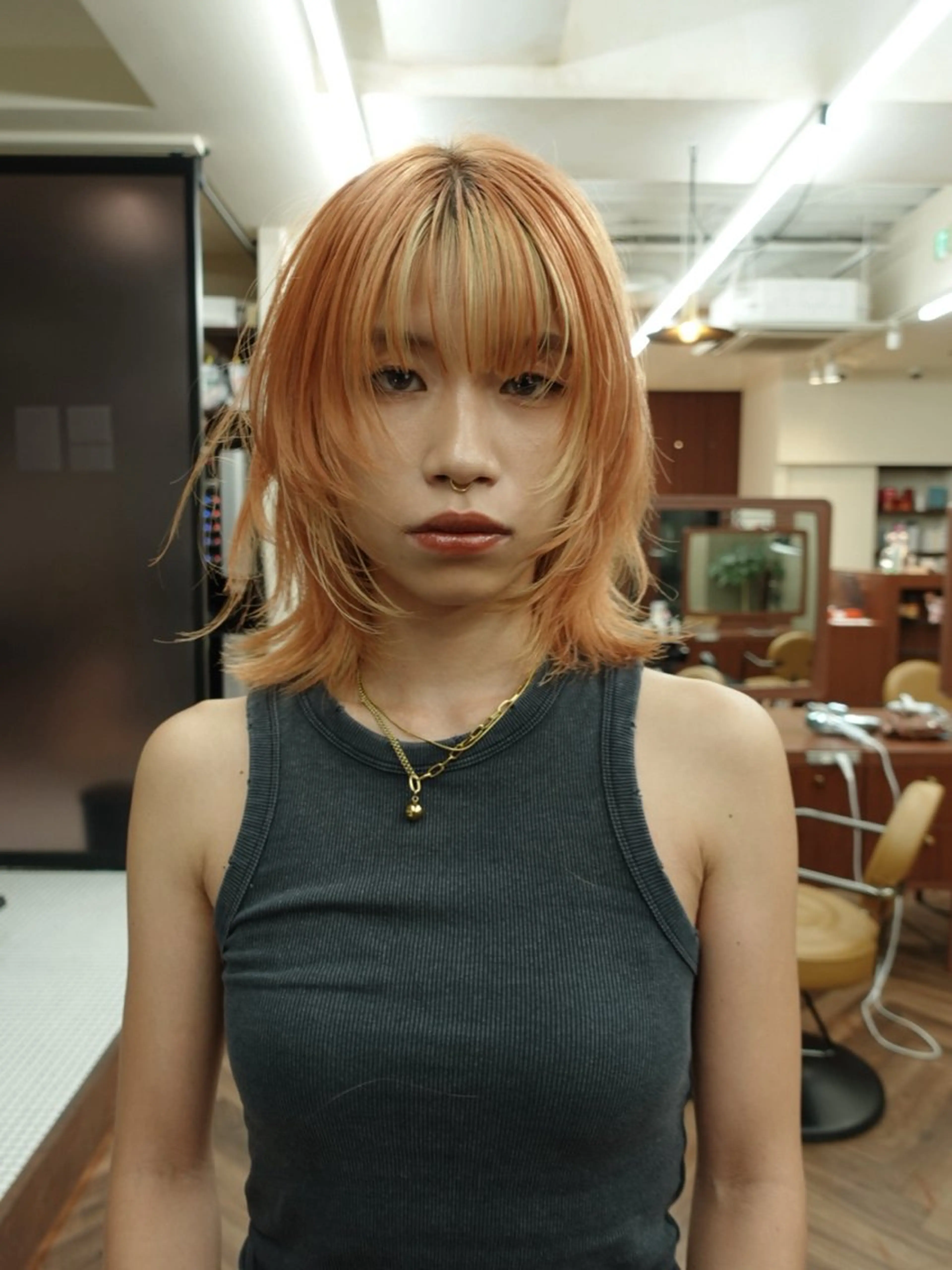 ミディアム カラー ベージュカラー ブリーチ ケアブリーチ 透明感カラー ダブルカラー カット ヘアカラー トリートメント ニュアンスレイヤー ハイトーンカラーのヘアスタイル