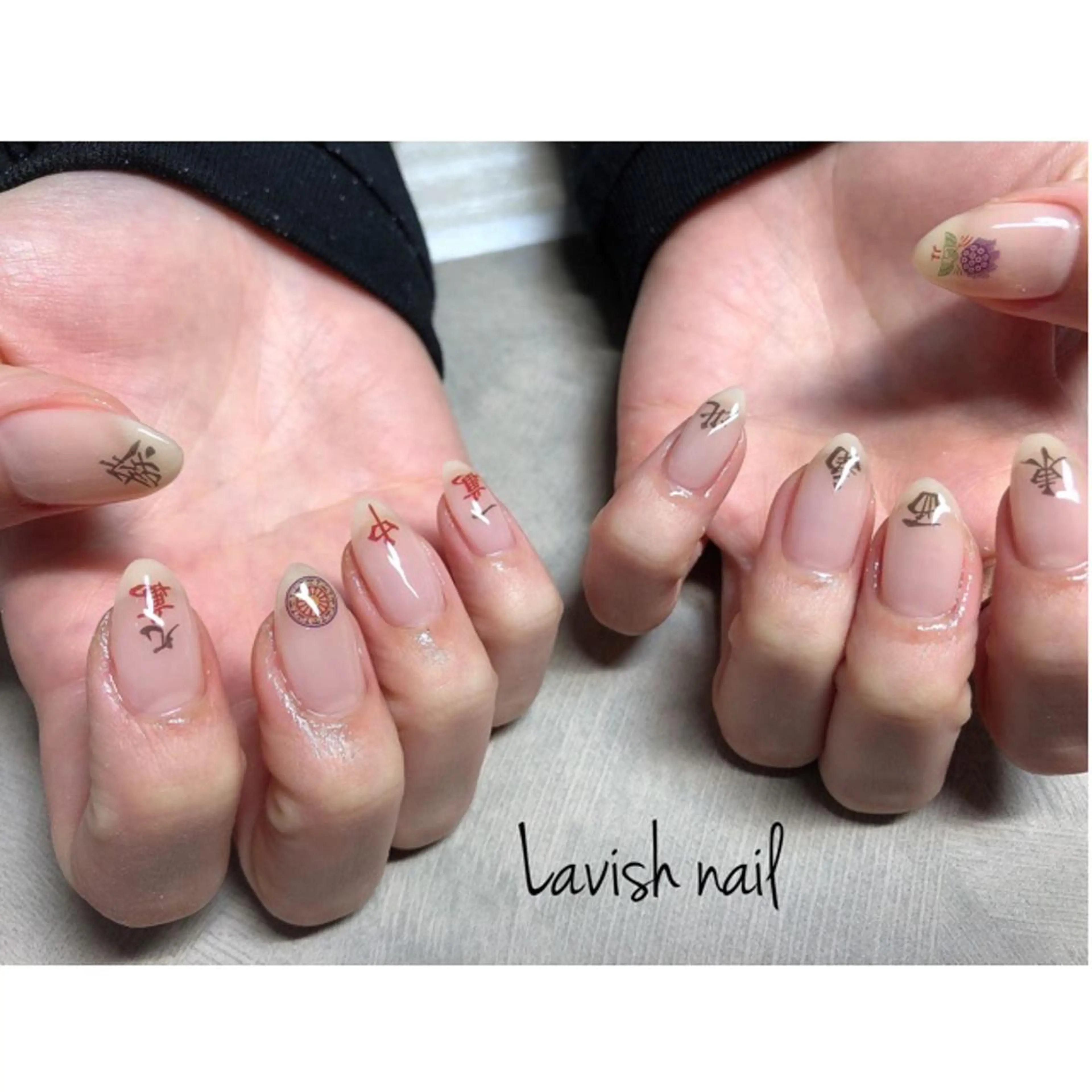 ネイル 持ち込み ハンドネイル Lavish nailのネイルデザイン