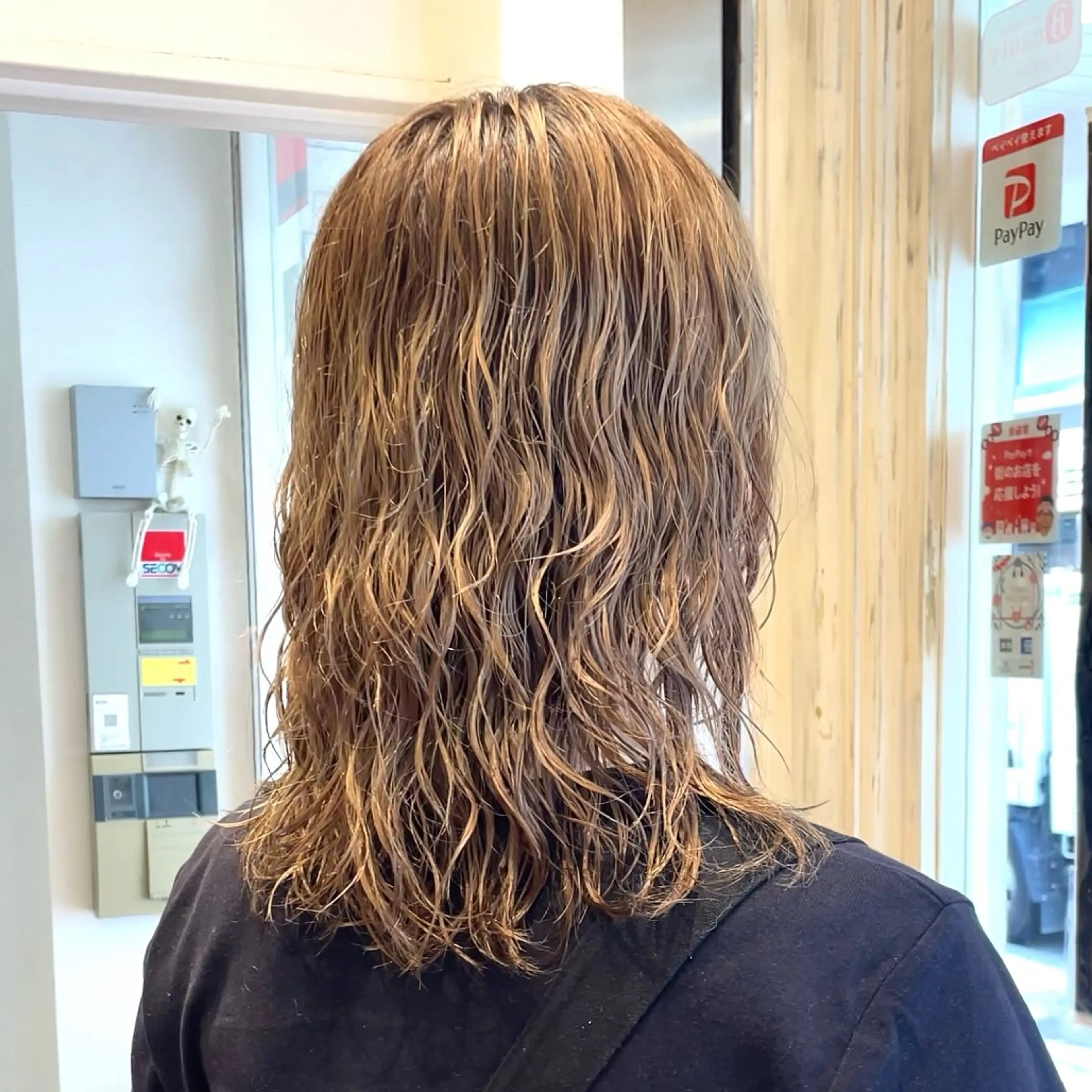 セミロング パーマ セミロングパーマ カット パーマ 横浜パーマ🌐 暖色カラー🍒もえかのヘアスタイル