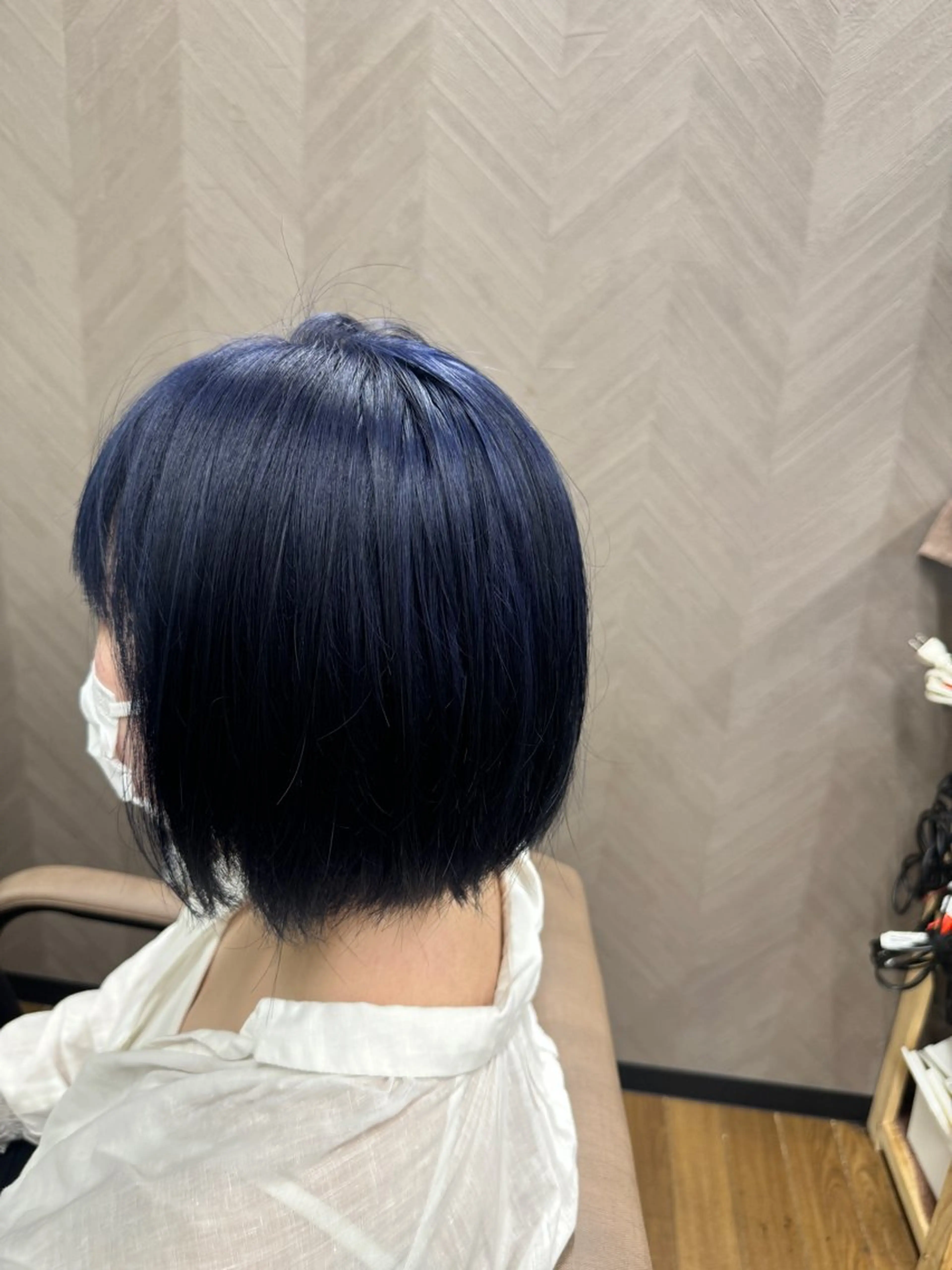 ショート カラー 黒髪 ブルーカラー ブルーブラック TELA HAIR幕張本郷店所属・TELA幕張本郷店 Namikaのヘアスタイル