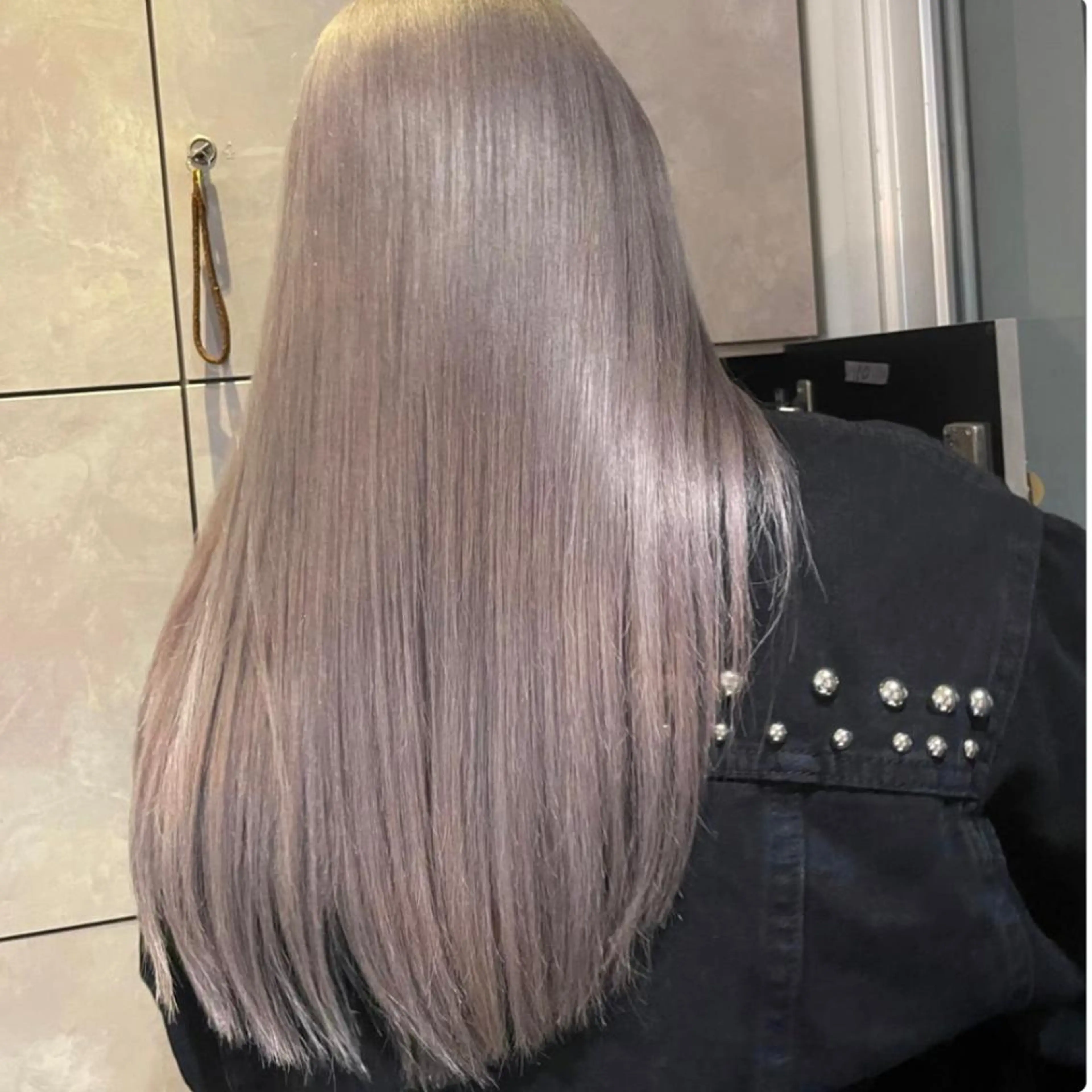 ロング カラー ヘアアレンジ カット ヘアカラー 🌹TikTok４万 ﾌｫﾛﾜｰ🌹AKIのヘアスタイル