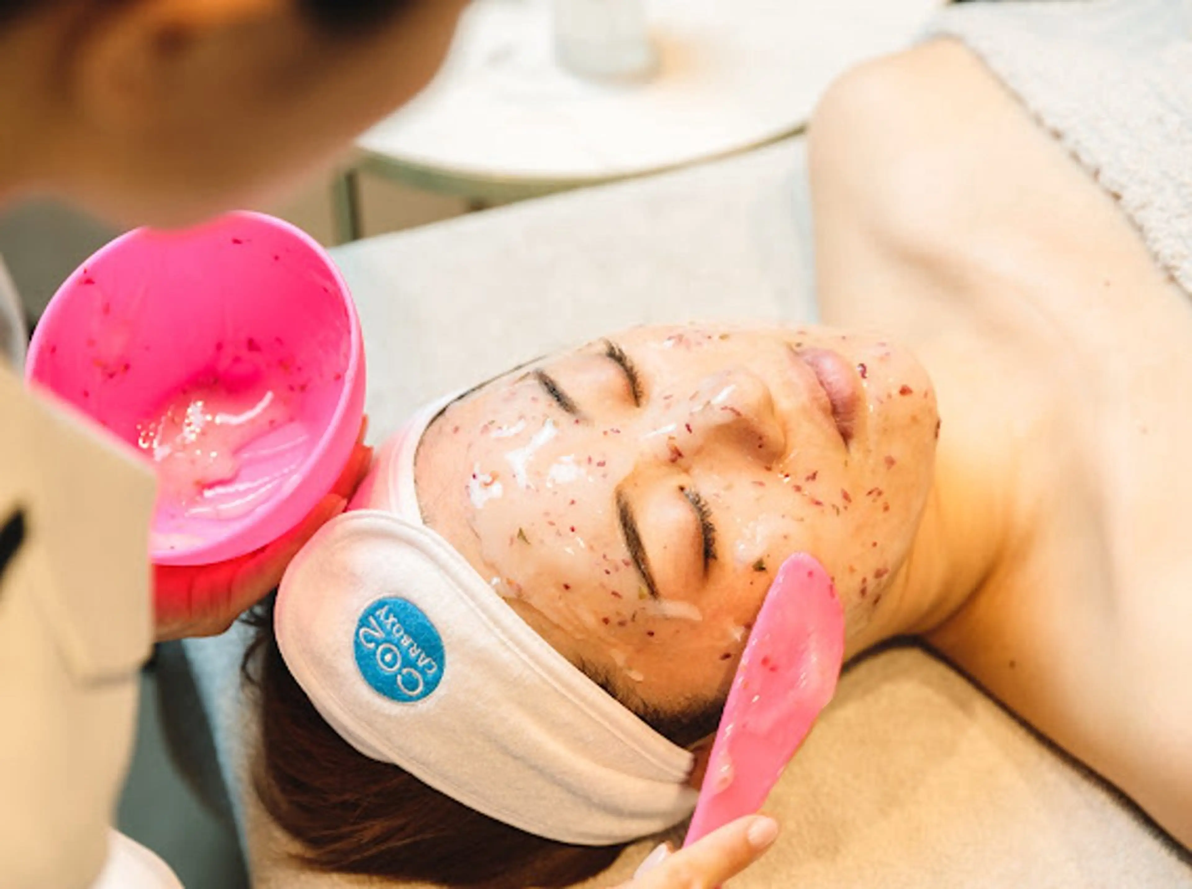 【オーガニック生パック♥】紫外線を浴びた肌を回復☀️ハイドロジェリーフェイシャルで水分たっぷりのお肌への写真