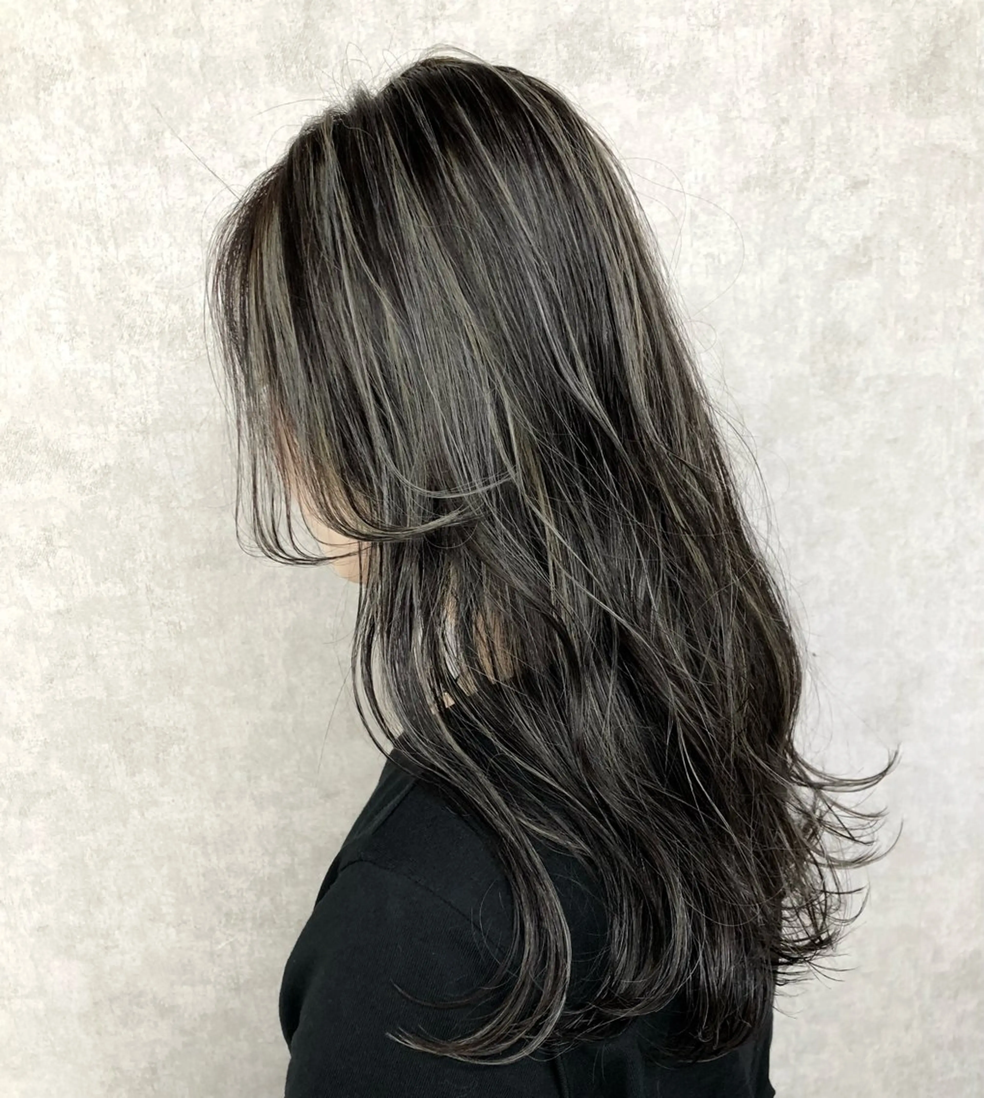 ロング カラー ベージュカラー グレージュ ハイライトカラー ホワイトベージュ ハイライト ヘアカラー トリートメント ショート、韓国メンズ ヘアのかつらぎのヘアスタイル