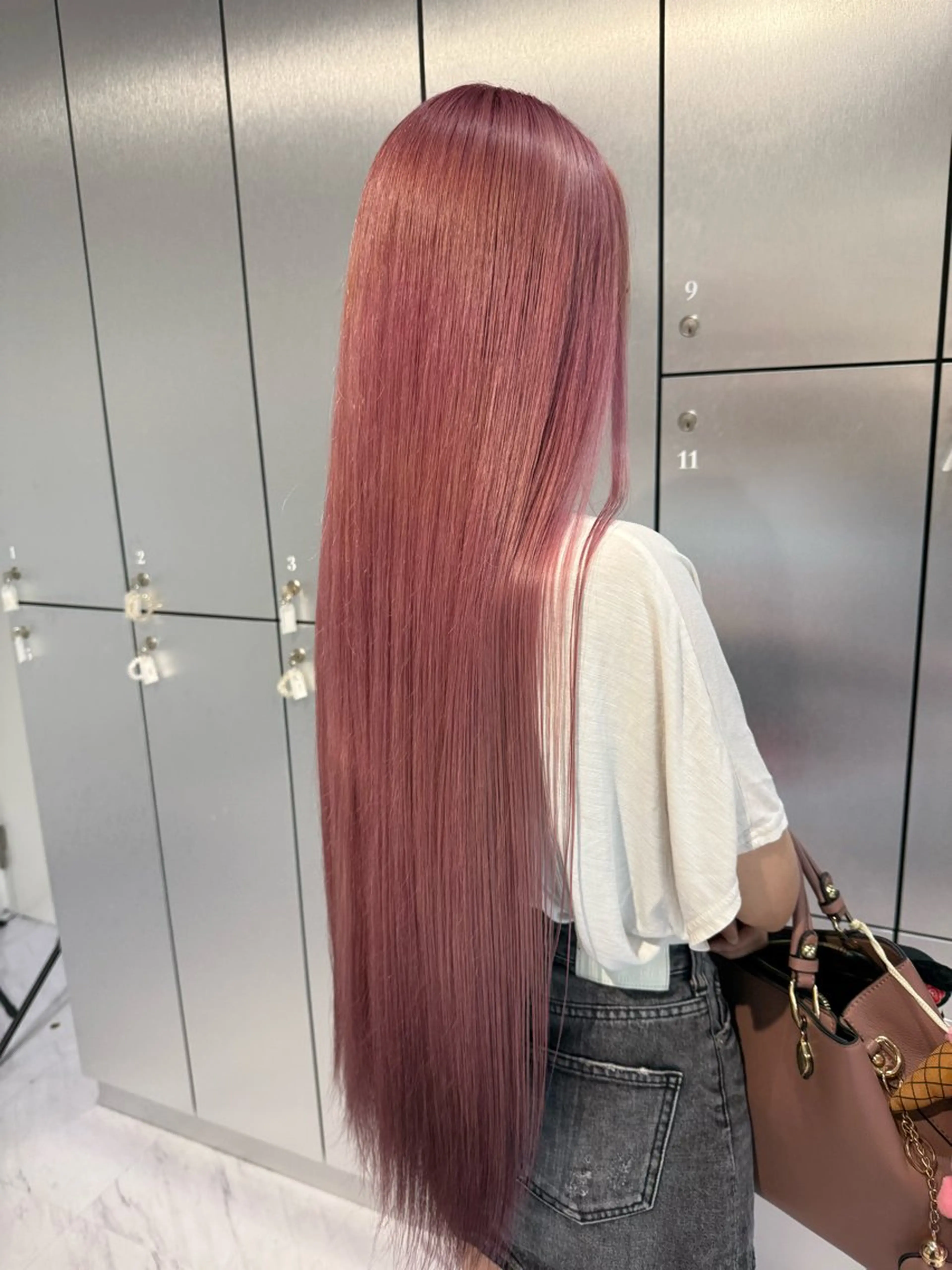 ロング ハイトーン/レイヤー /迫田龍明のヘアスタイル