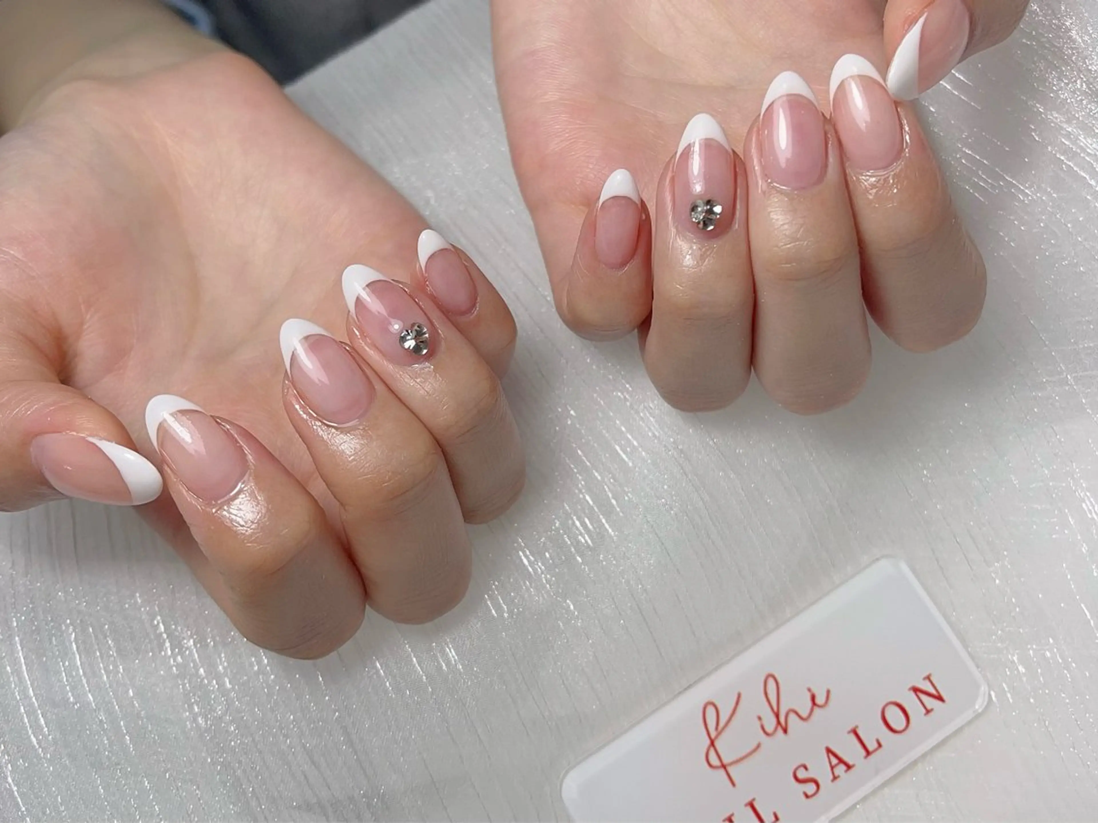 ネイル アートネイル フレンチネイル ジェルネイル グラデーション 韓国ネイル ハンドネイル さくら💮💮 【オフ無料】のネイルデザイン