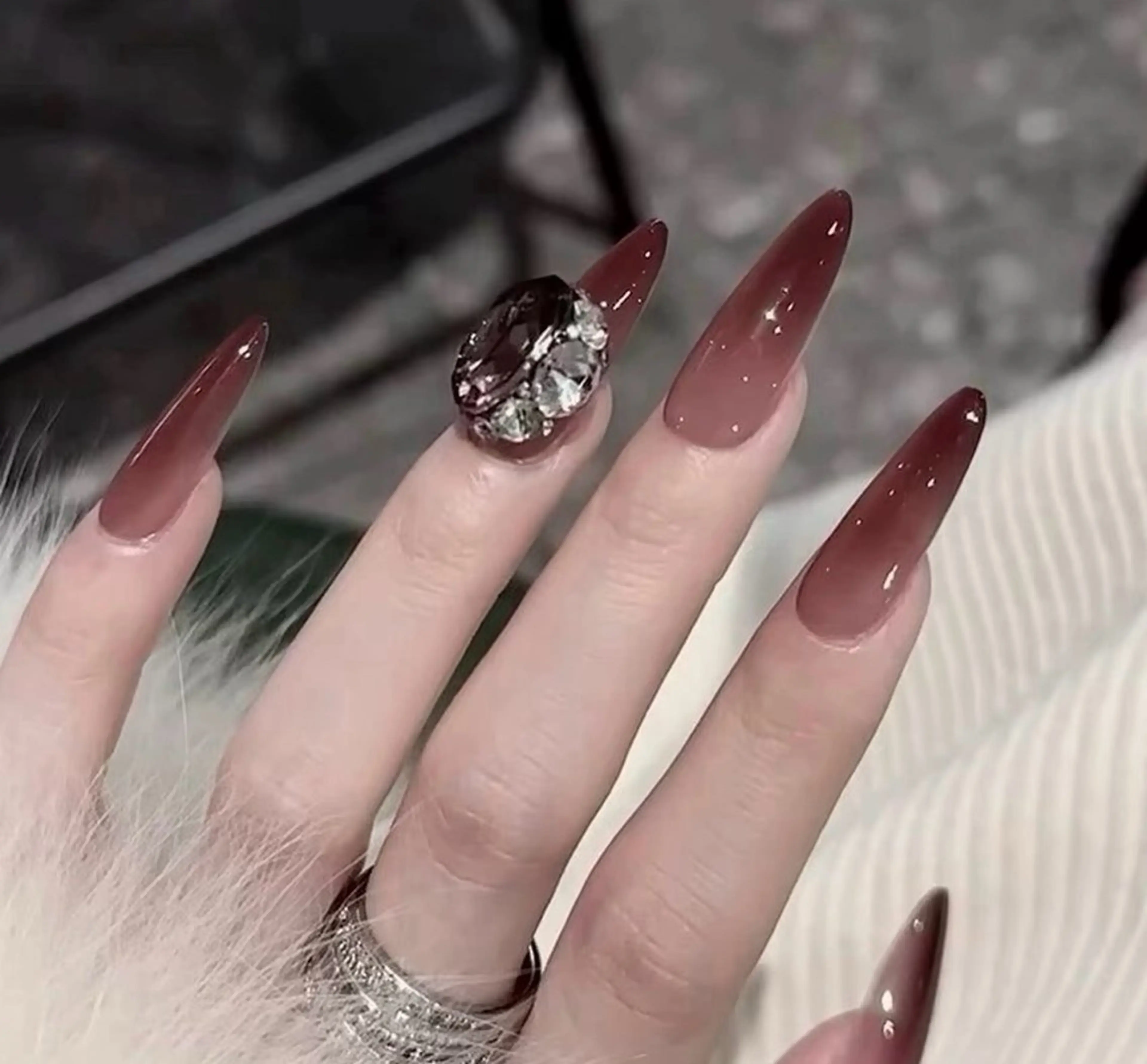 ネイル チークネイル 長さ出し フラワーネイル フレンチネイル ガーリー SunNail池袋駅 ワンホンネイルのネイルデザイン