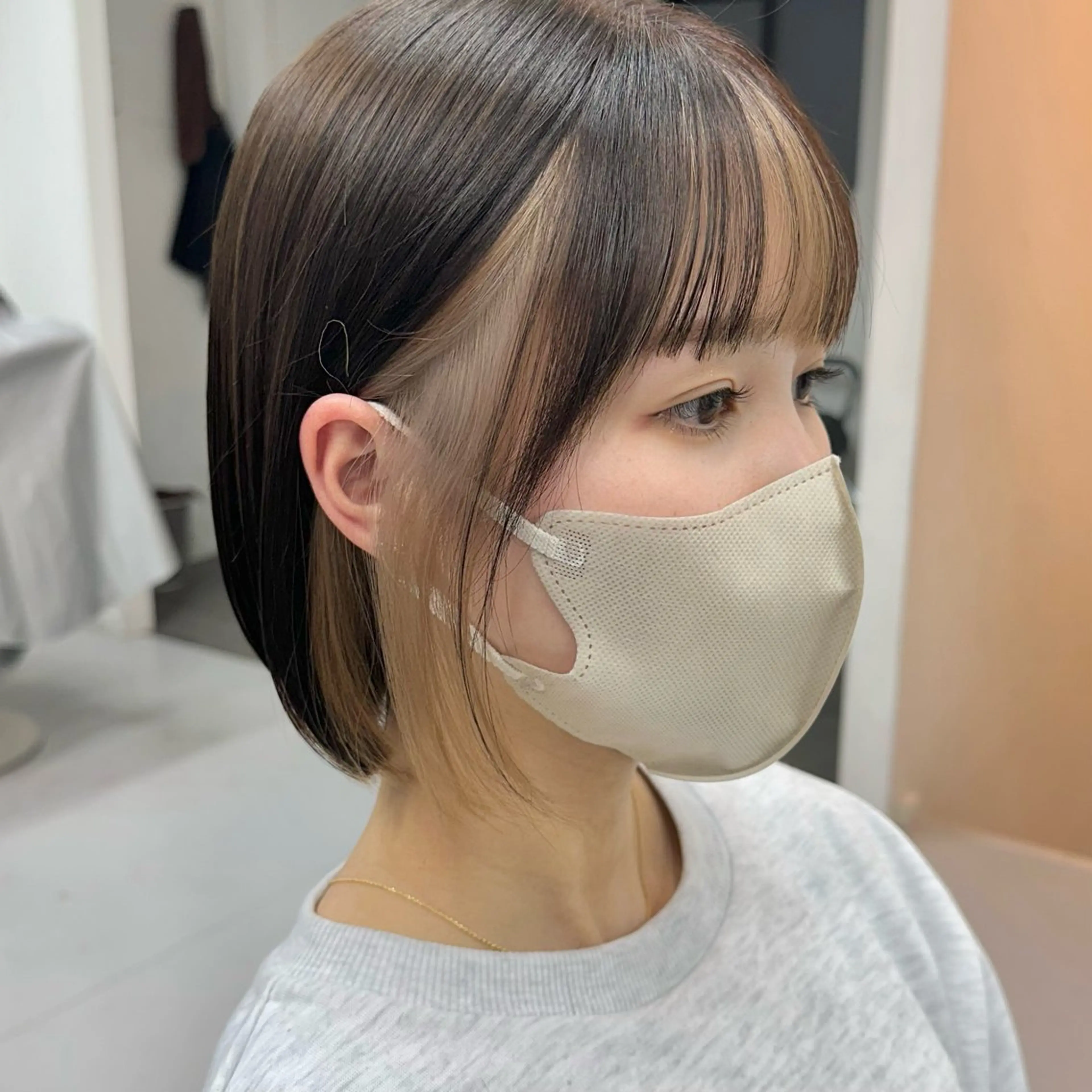 ミディアム カラー ベージュカラー ブリーチ ケアブリーチ インナーカラー ミルクティーベージュ カット ヘアカラー トリートメント インナーカラー/レイ ヤーカット♡/マキシのヘアスタイル