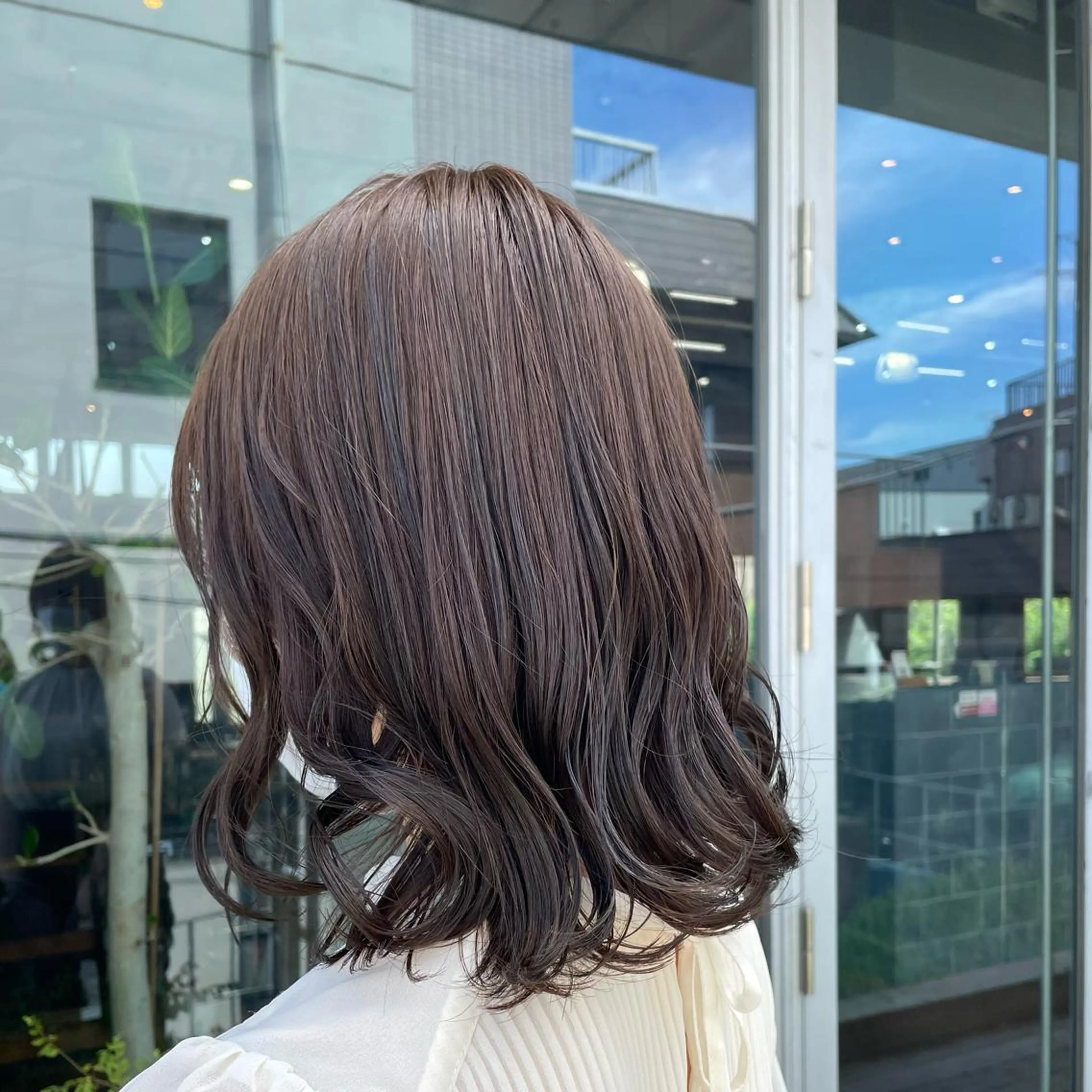 ミディアム 顔まわりレイヤー🎀 くぼやま　みおのヘアスタイル