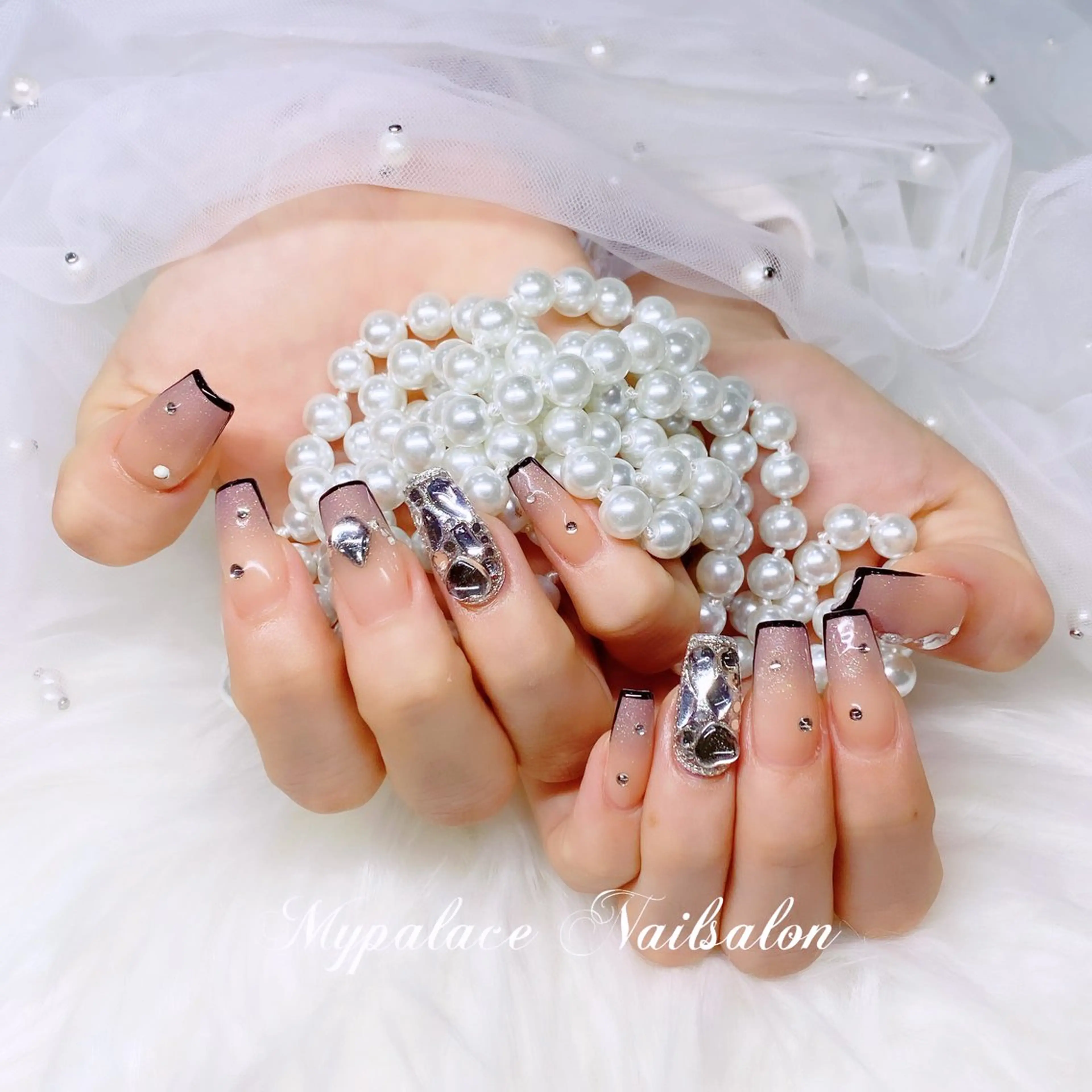 ネイル フレンチネイル グラデーション ラメ(グリッター) ラメグラデーション スカルプネイル ハンドネイル Yuis Nailスカルプ専門のネイルデザイン