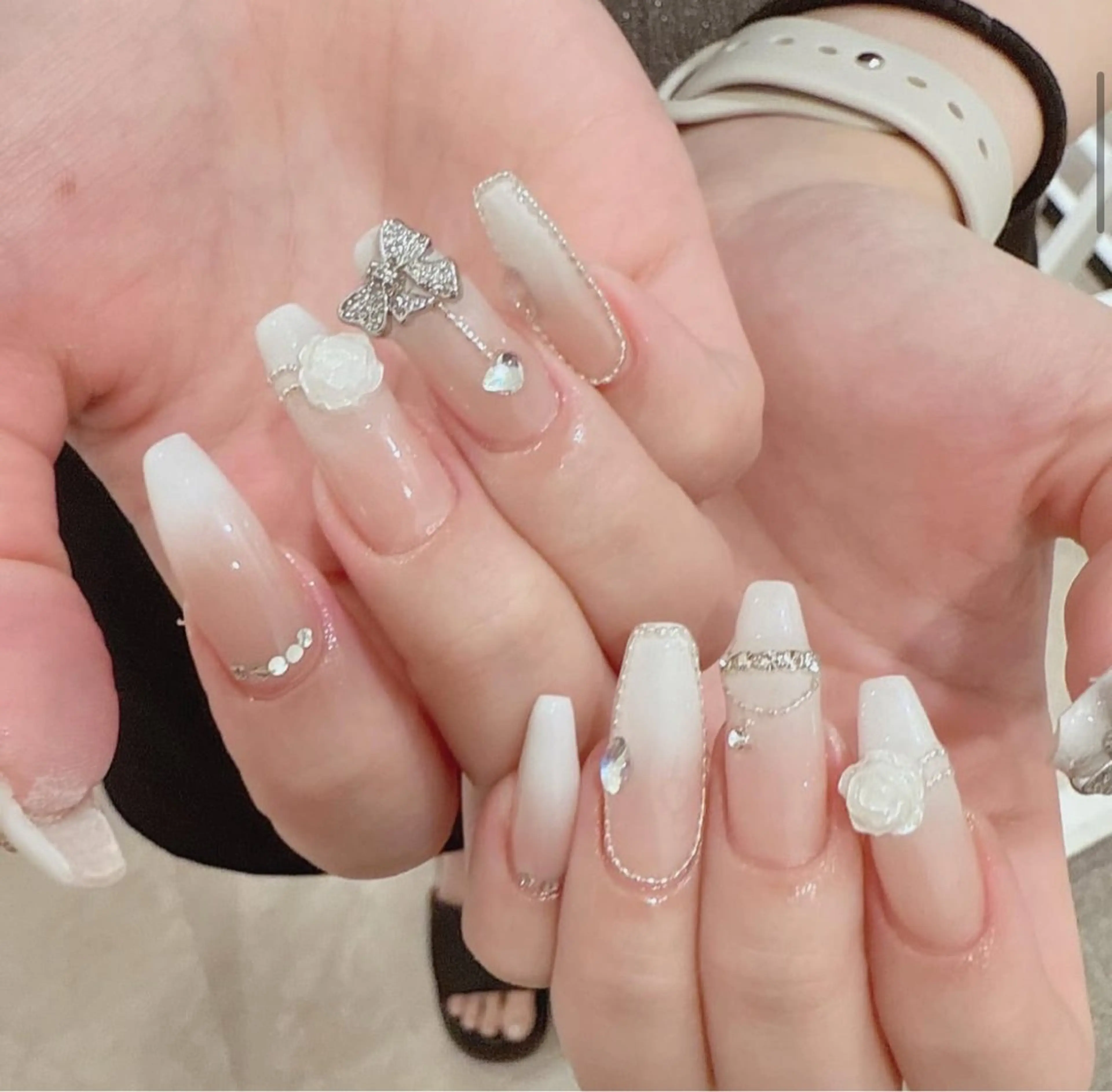 ネイル アートネイル フラワーネイル フレンチネイル ジェルネイル グラデーション ハンドネイル Ryunail所属・ryunail shinokuboのネイルデザイン