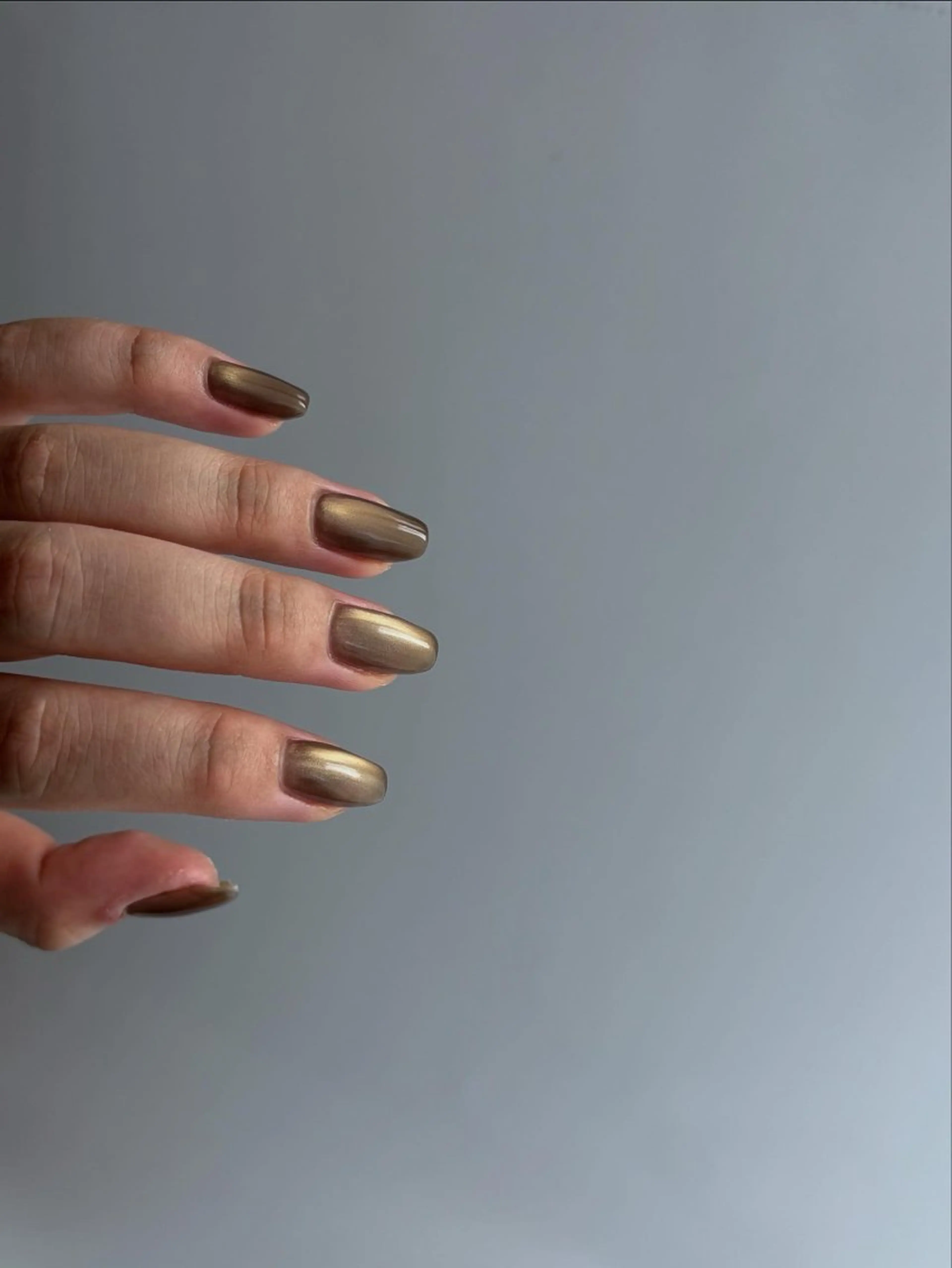 ネイル ブラウン グリーン ハンドネイル Elio所属・Elio 国泰寺のネイルデザイン