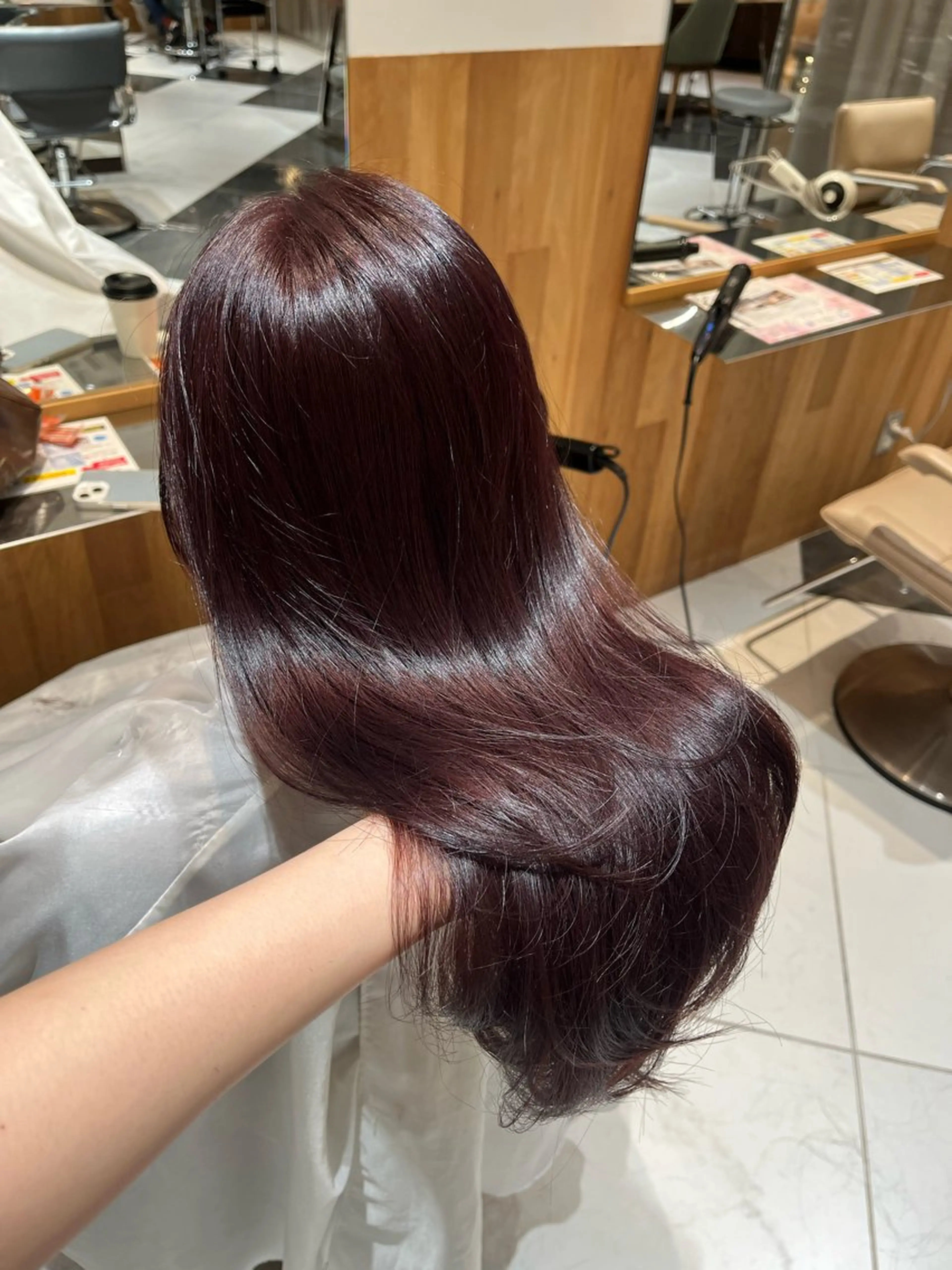 ロング カット ヘアカラー haruna .のヘアスタイル