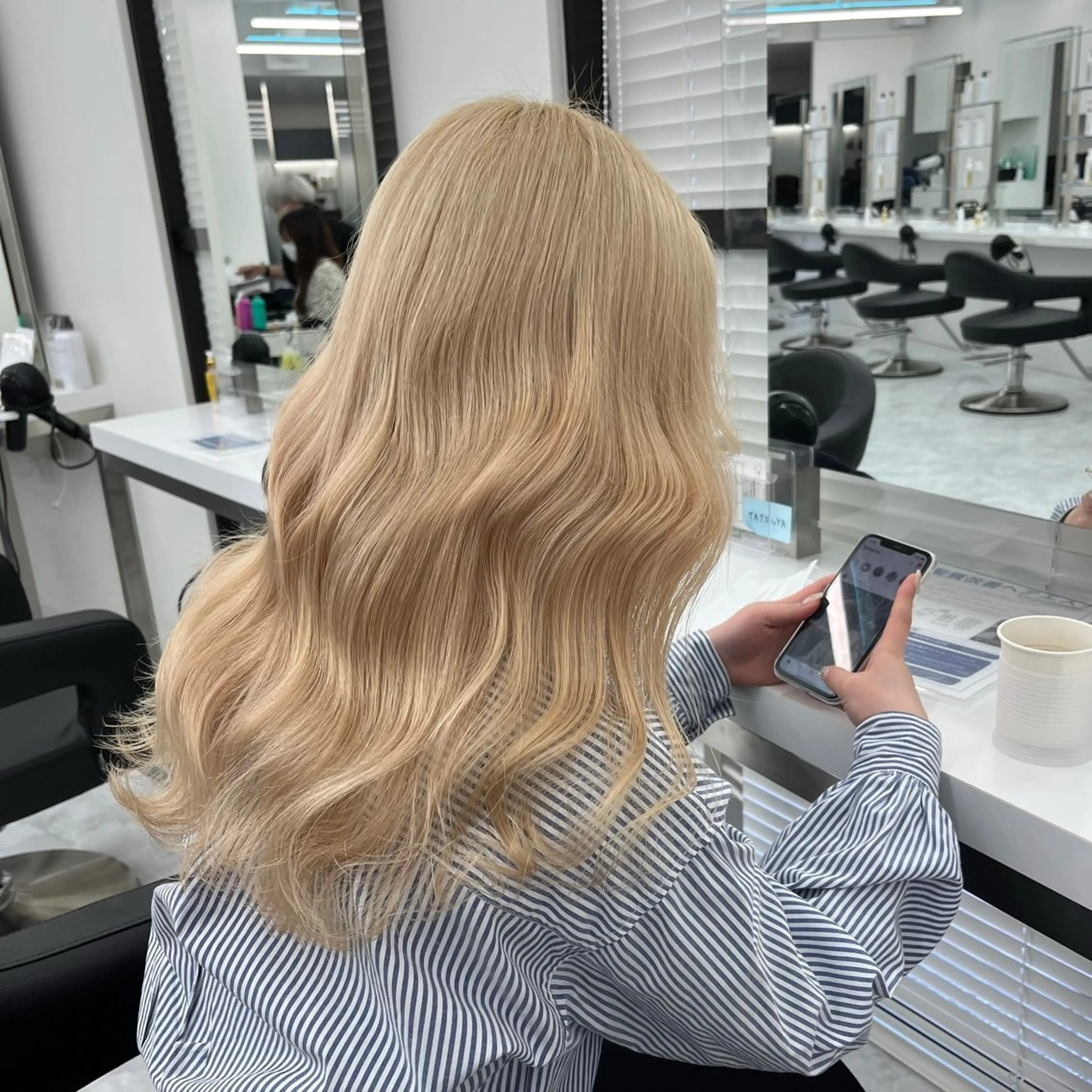 セミロング カラー ベージュカラー ブリーチ ブロンド デザインカラー グレージュ ヘアカラー トリートメント Shido/ 髪質改善/上質艶髪のヘアスタイル