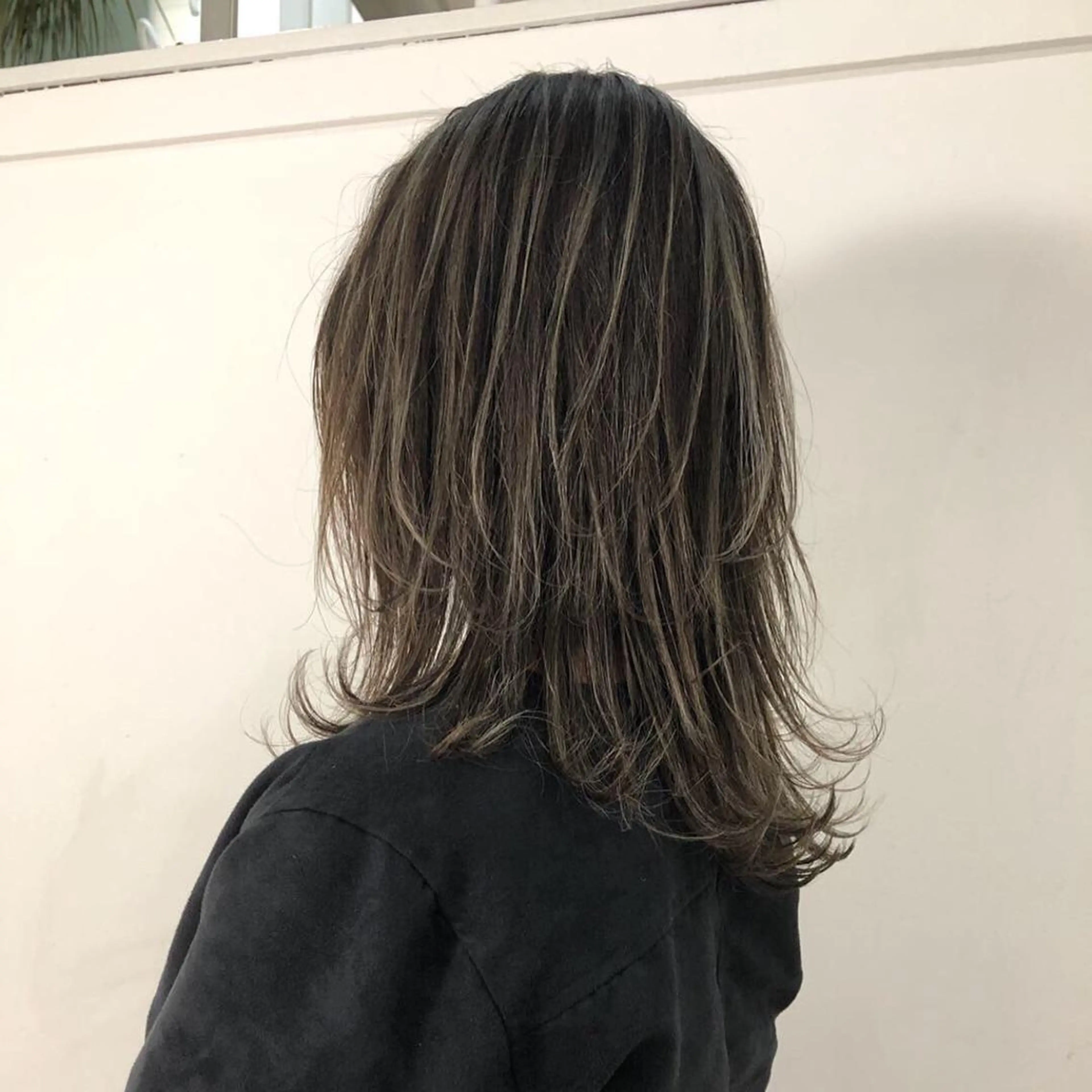 ミディアム カラー 透明感カラー ハイライトカラー ハイライト Tao所属・藤川 大智のヘアスタイル