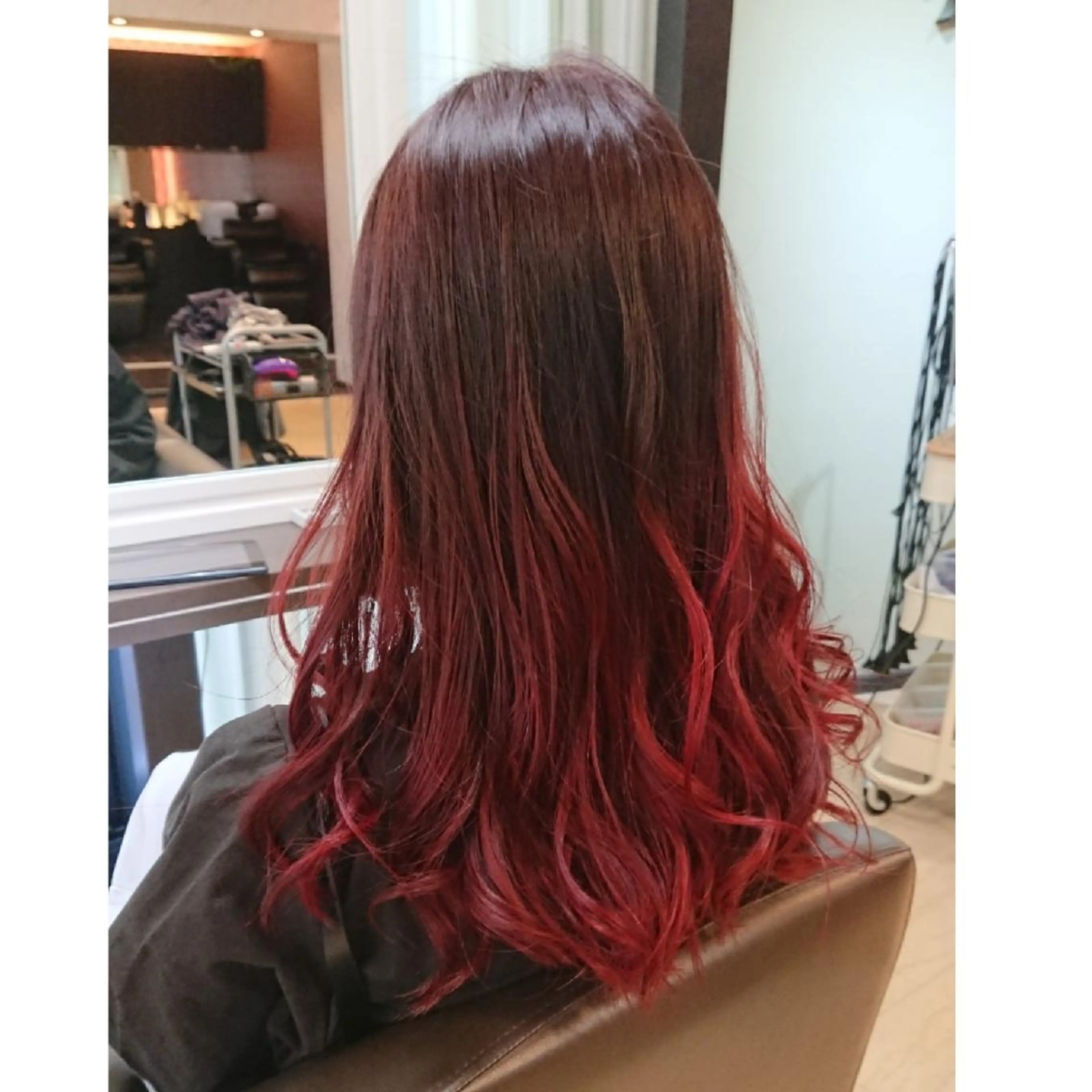 ミディアム カット ヘアカラー トリートメント ヘアセット グラデ❣️インナー 派手髪Fumiyoのヘアスタイル